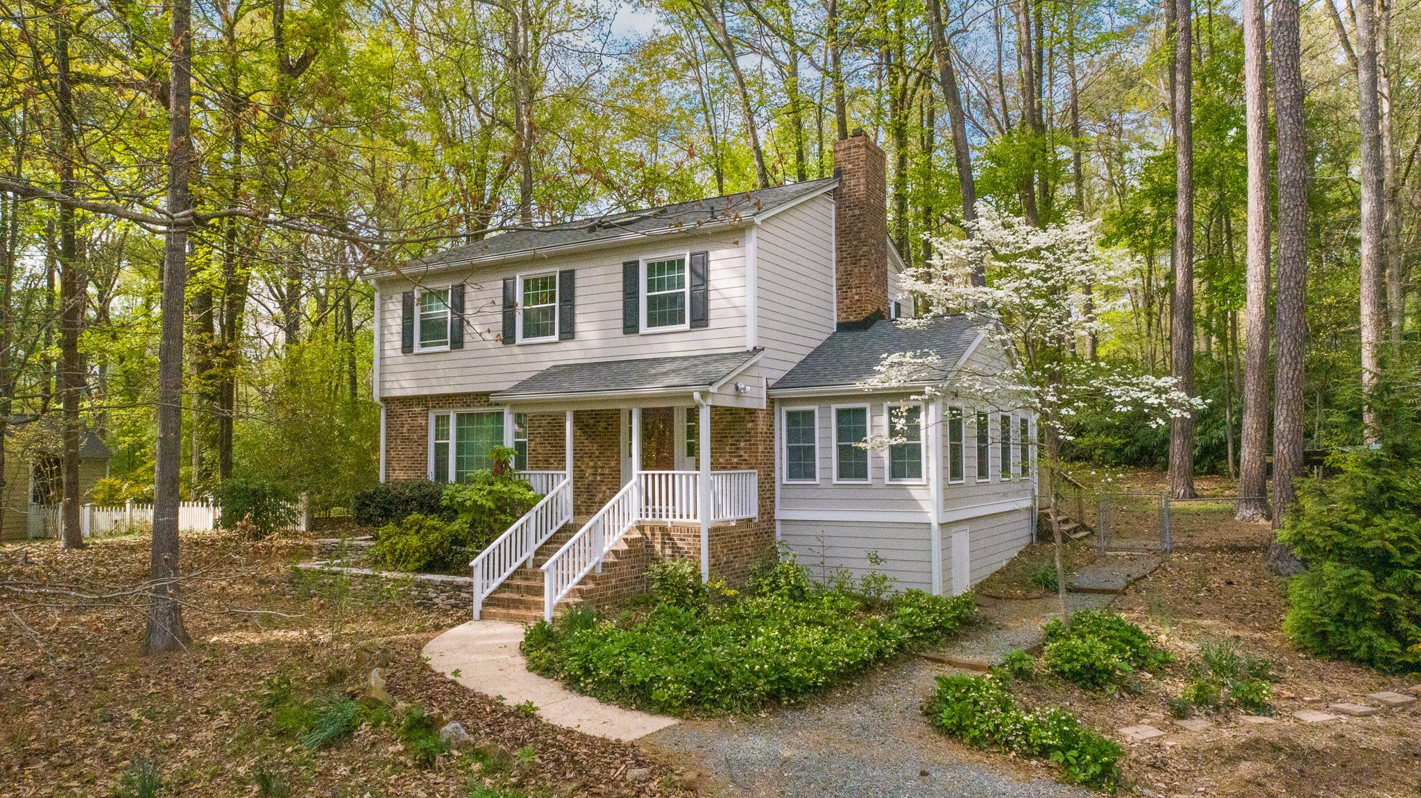 NEW LISTING! 107 Cynthia Drive, Chapel HIll, NC inception-app-prod/M2FkNTQ2NTItODEyOS00OTIzLTgwNDctZTY3ZjBlOWRiZGE0/content/2023/04/2533734f9ed73b24b52442103c26fb168a581d88.jpg