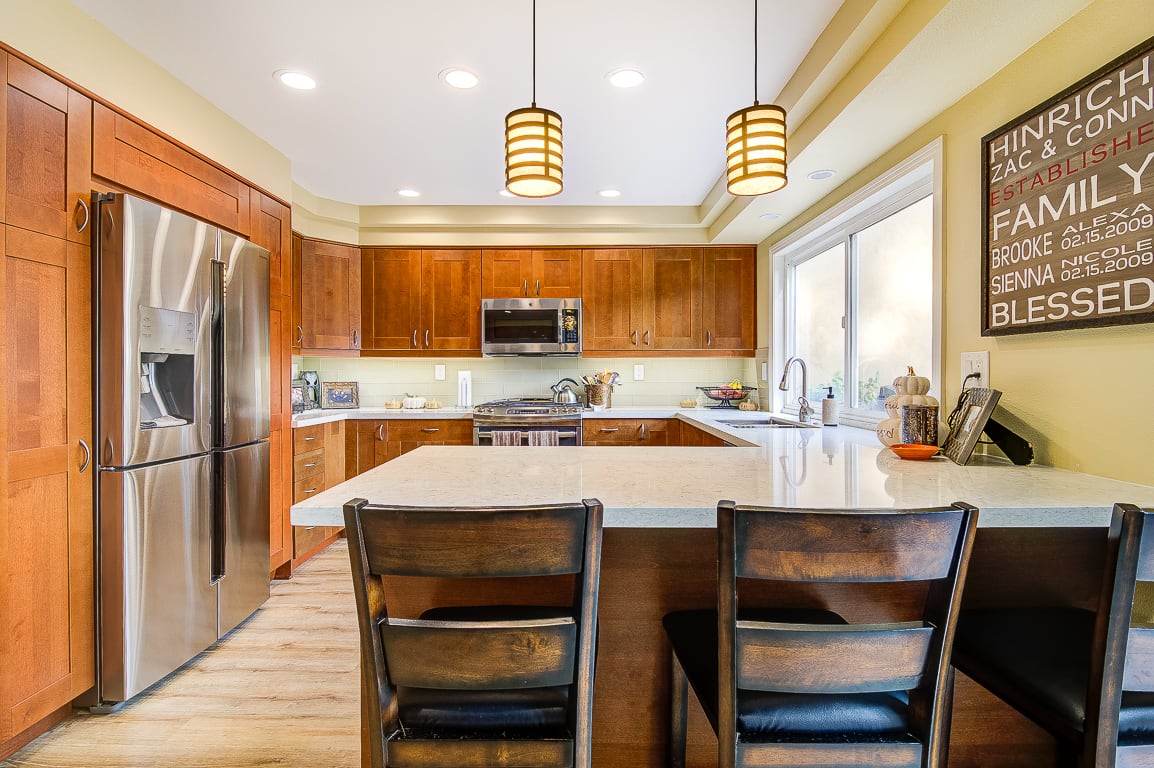 Plan C - Kitchen & Breakfast Bar