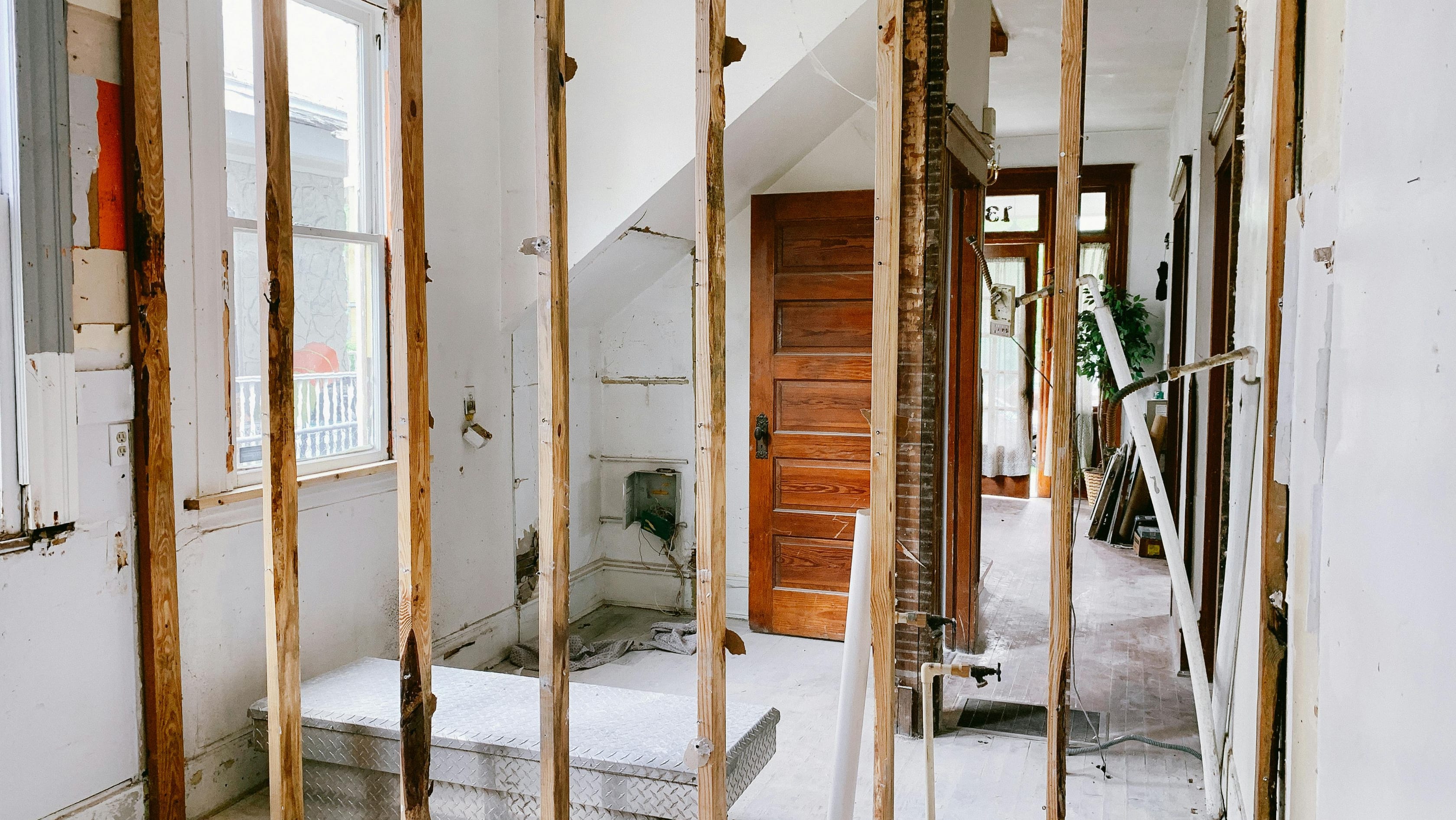 The Real Cost of a Fixer-Upper: What Buyers Need to Know inception-app-prod/M2NiNTY3ODQtMGM2Mi00MTBlLWJjOTAtMWJhOTUxNDE2Njk3/content/2025/10/bd0116892b84a7150d8f081d6f44f2ad7f7548b6.png