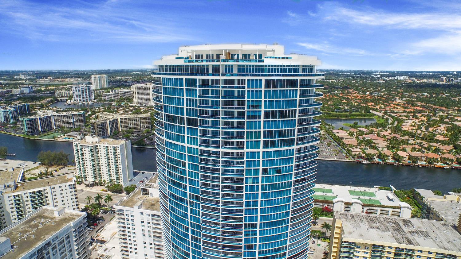 inception-app-prod/M2U1NmNmN2EtZmNiZS00MWVkLTliMmMtODZlNDYzZmI2Y2Ix/content/2018/09/2711 S Ocean Dr Hollywood FL-large-062-Aerial-1500x844-72dpi.jpg