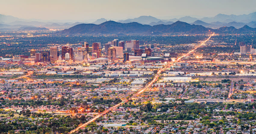 The Greater Phoenix housing market is experiencing a transition in the second half of 2025. inception-app-prod/M2Y0NzM4NmUtY2YxMC00OTJjLTg3YjYtMWE0YmIyMzhiYjNj/content/2025/05/01bf1c0e8582b7a1f1d009c09a6d9fc8b8b7482c.jpg