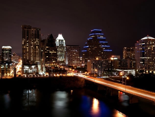 inception-app-prod/M2ZiYTZhMWEtNjY5OC00MGQxLWEyN2YtNjVhZTE4MWFjOGUz/content/2017/01/Austin-skyline-downtown-at-night_115258.jpg