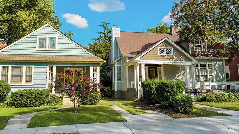 7 Warning Signs You’re Not Ready to Buy a House inception-app-prod/M2ZiYTZhMWEtNjY5OC00MGQxLWEyN2YtNjVhZTE4MWFjOGUz/content/2017/07/shouldibuyhouse_hero.jpg