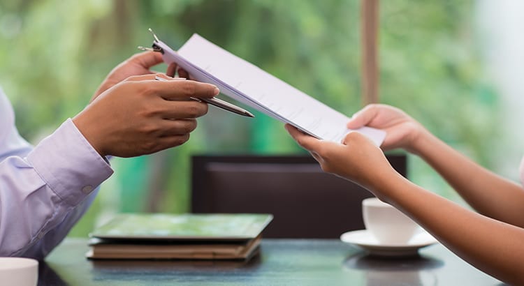 4 Steps to Follow When Presenting an Offer in Today’s Market! inception-app-prod/M2ZiYTZhMWEtNjY5OC00MGQxLWEyN2YtNjVhZTE4MWFjOGUz/content/2018/06/20180605-Share-STM.jpg