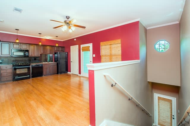 One Bedroom Condo in Lakes Edge Too inception-app-prod/MDEzOTk5ZmUtOTYwYi00Mjk2LWFmOWEtNzAyMDliMWJkNmVm/content/2016/07/DSC_3428 copy.jpg