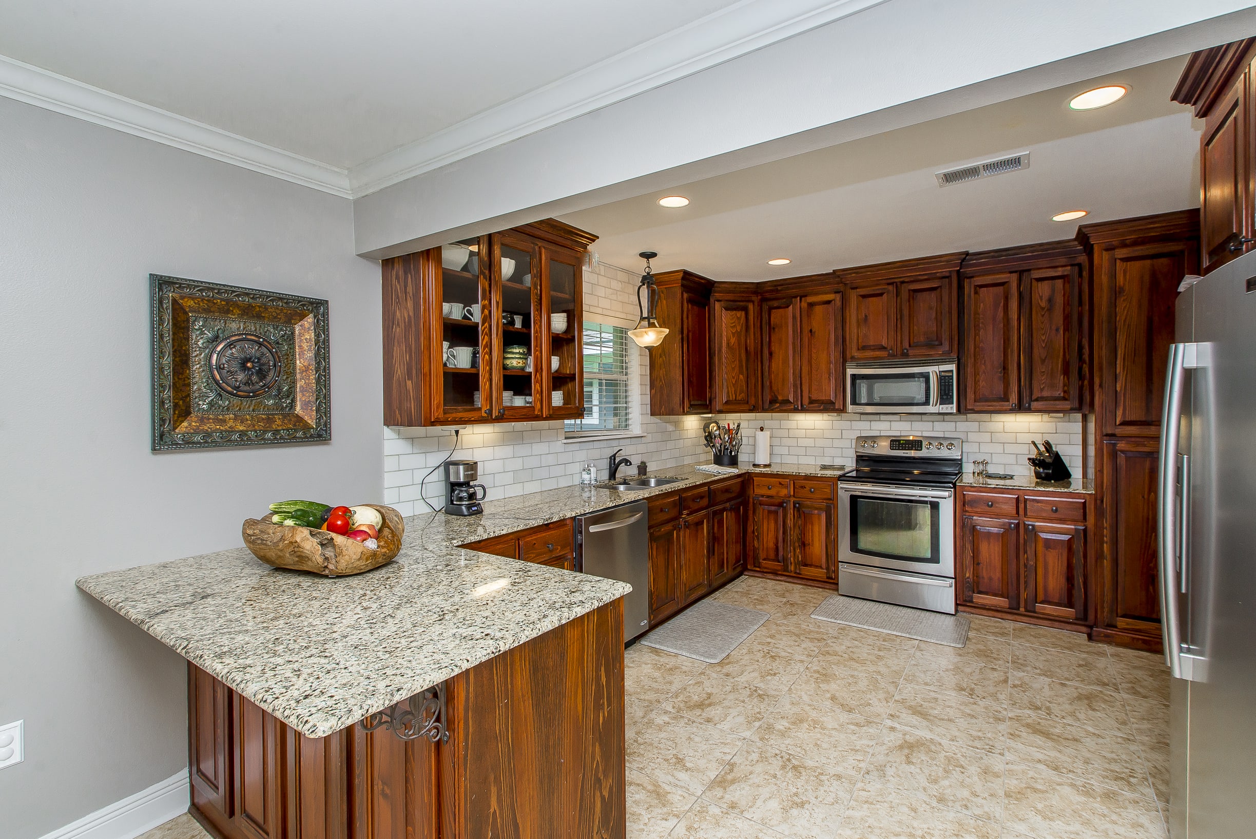 Lovely home for sale in Old Goodwood inception-app-prod/MDEzOTk5ZmUtOTYwYi00Mjk2LWFmOWEtNzAyMDliMWJkNmVm/content/2017/06/9.jpg