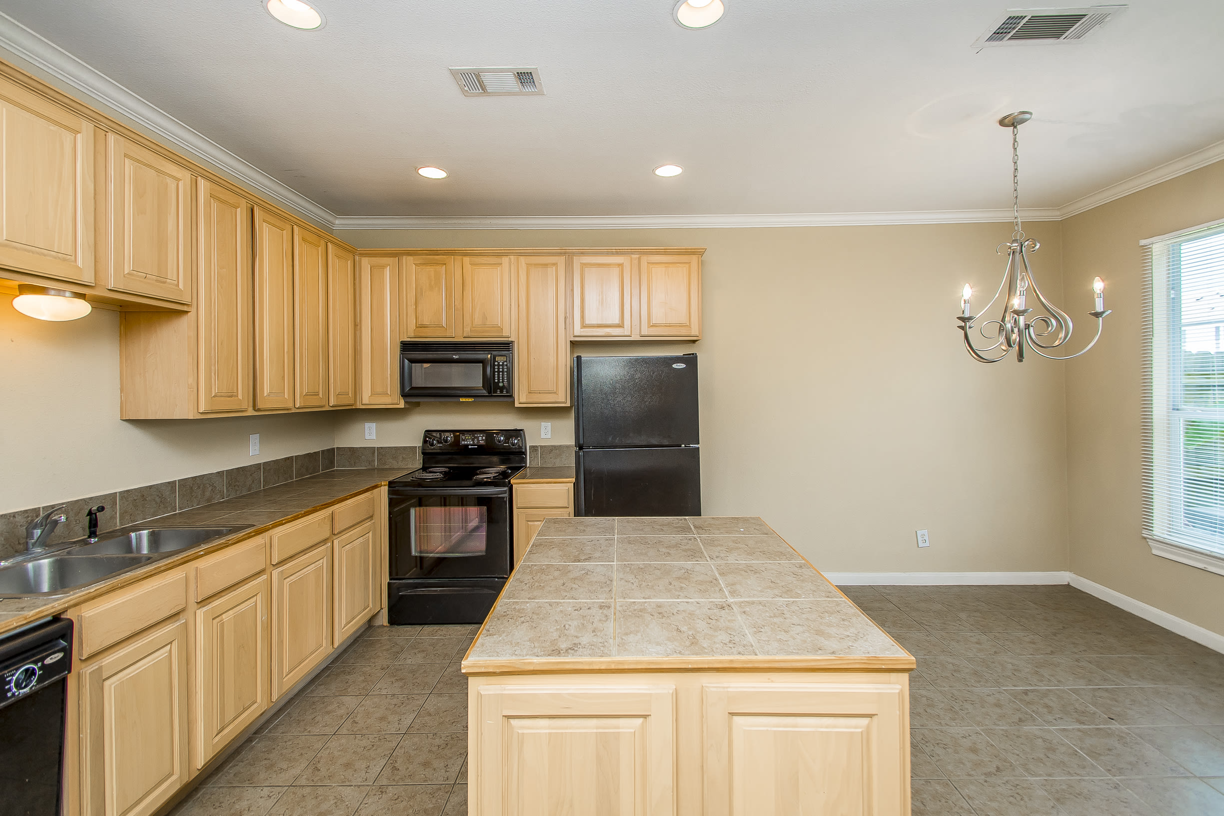 Two bedroom townhouse in Lake Beau Pre inception-app-prod/MDEzOTk5ZmUtOTYwYi00Mjk2LWFmOWEtNzAyMDliMWJkNmVm/content/2017/08/11.jpg