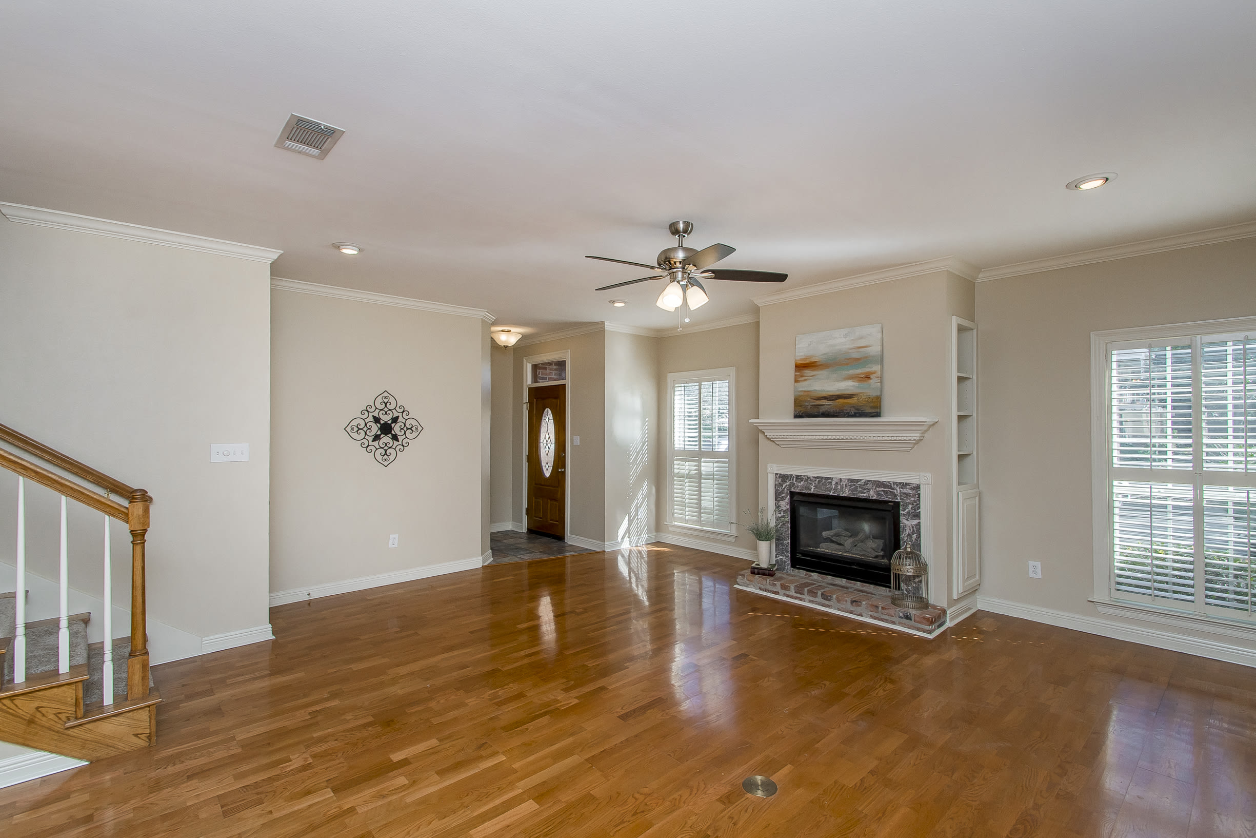 Three bedroom townhouse in Highland Oaks inception-app-prod/MDEzOTk5ZmUtOTYwYi00Mjk2LWFmOWEtNzAyMDliMWJkNmVm/content/2018/01/3.jpg