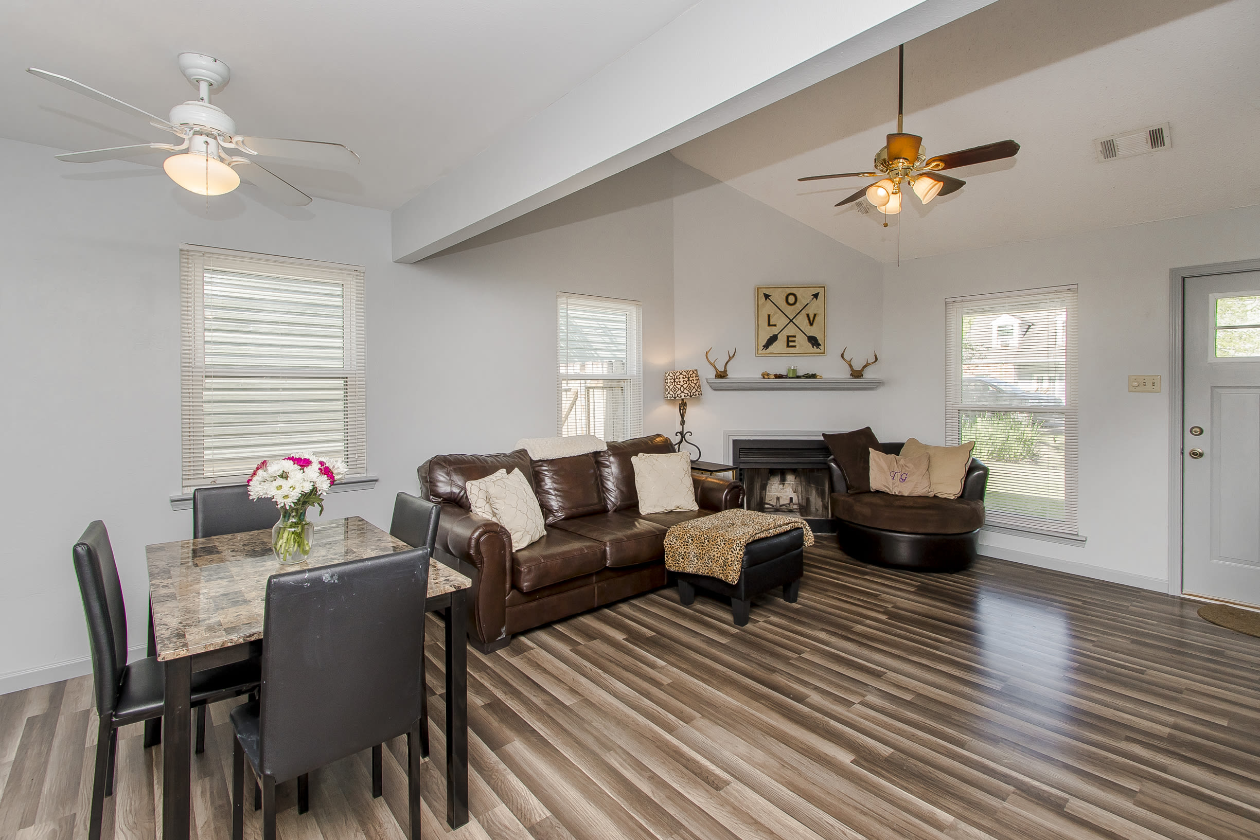 Four bedroom home close to LSU inception-app-prod/MDEzOTk5ZmUtOTYwYi00Mjk2LWFmOWEtNzAyMDliMWJkNmVm/content/2018/04/7.jpg