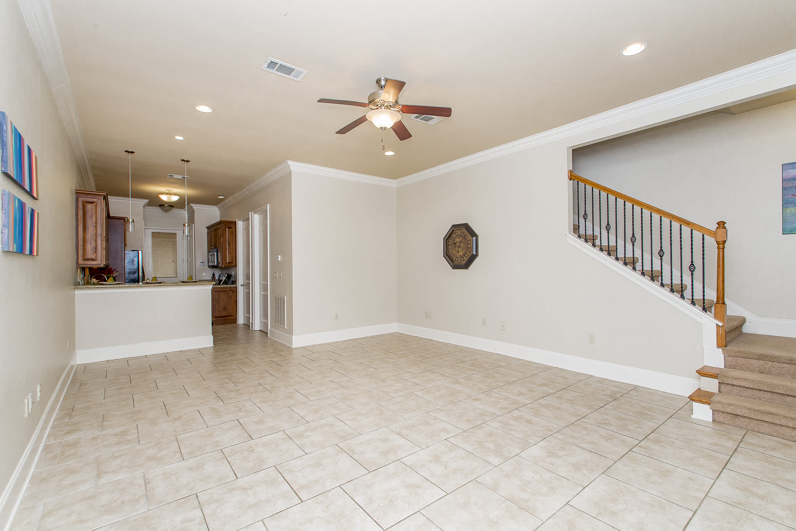 3BR LSU condo in Double Gated Community inception-app-prod/MDEzOTk5ZmUtOTYwYi00Mjk2LWFmOWEtNzAyMDliMWJkNmVm/content/2019/01/2.jpg