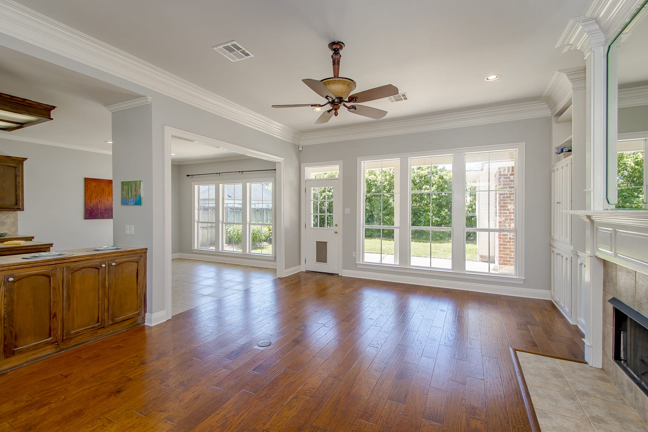 Light and bright home in Woodland Shadows inception-app-prod/MDEzOTk5ZmUtOTYwYi00Mjk2LWFmOWEtNzAyMDliMWJkNmVm/content/2019/04/1-3.jpg