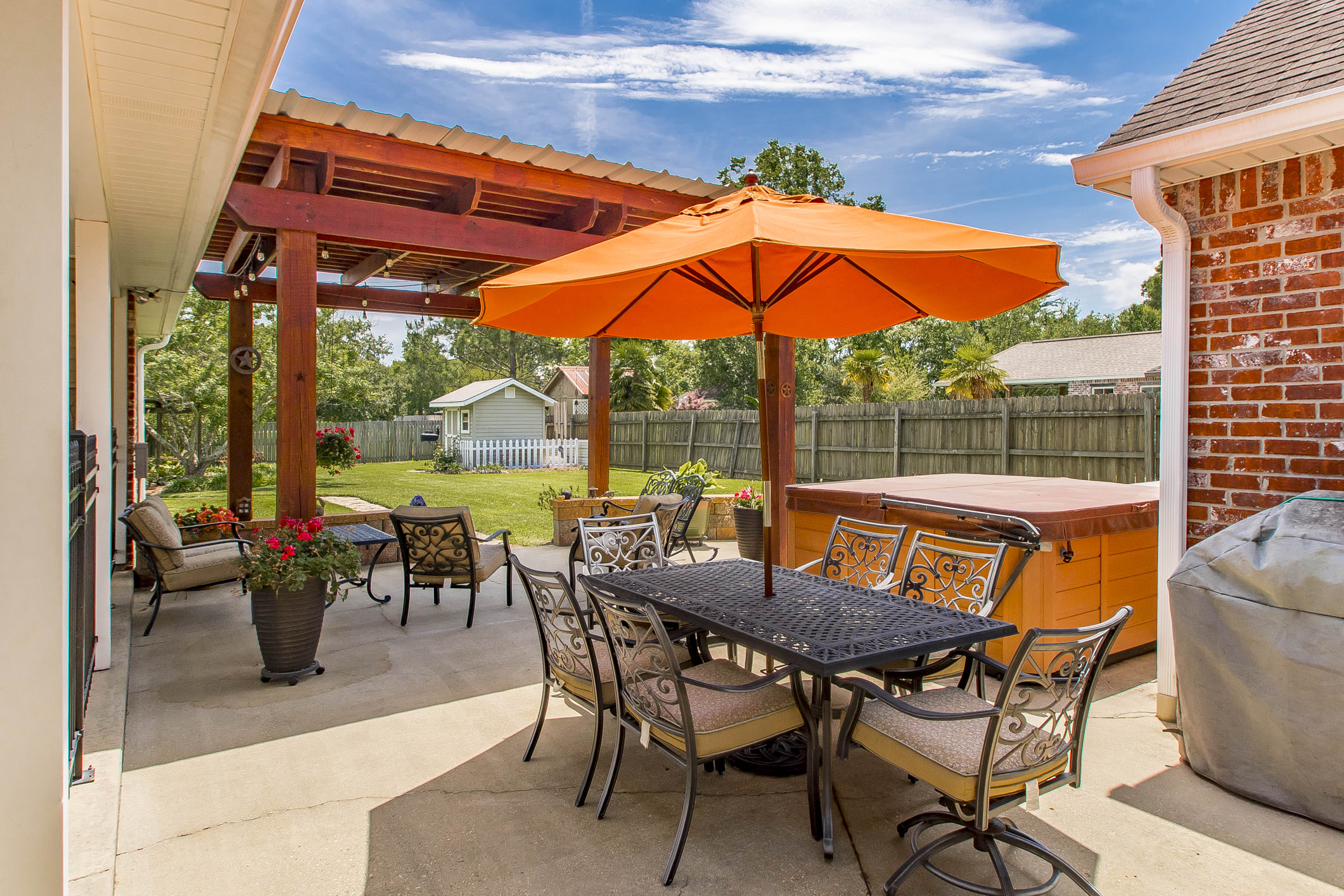 Escape the Baton Rouge life in this home inception-app-prod/MDEzOTk5ZmUtOTYwYi00Mjk2LWFmOWEtNzAyMDliMWJkNmVm/content/2019/05/25.jpg