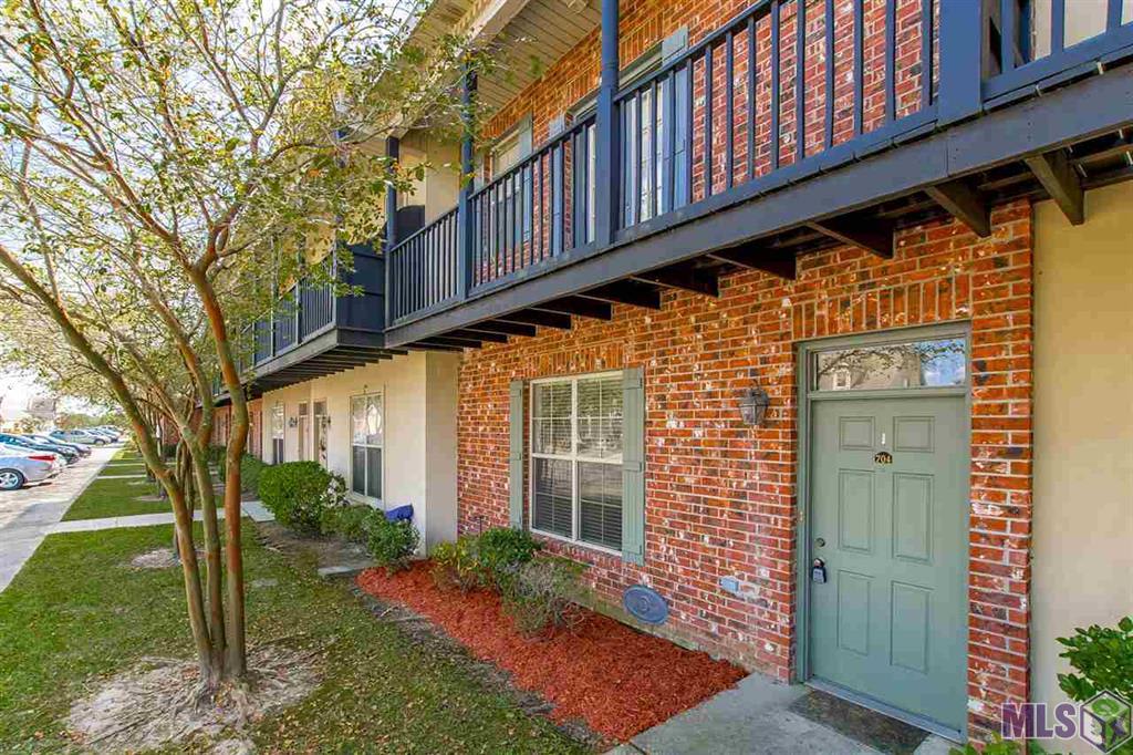 Two bedroom condo for sale at The Lakes at Bluebonnet inception-app-prod/MDEzOTk5ZmUtOTYwYi00Mjk2LWFmOWEtNzAyMDliMWJkNmVm/content/2020/06/lakes-blvd.jpeg