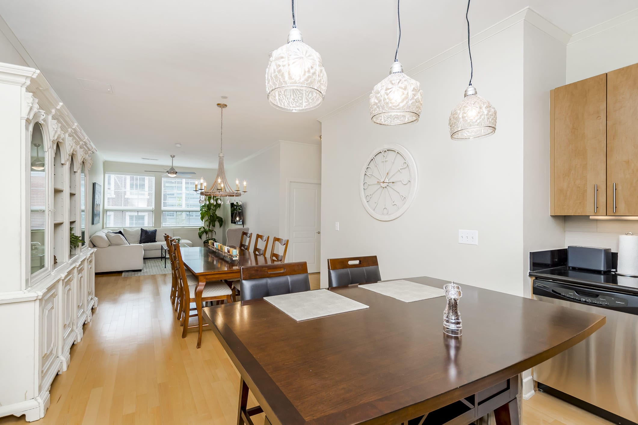 FABULOUS two bedroom and two full baths condo at Perkins Rowe inception-app-prod/MDEzOTk5ZmUtOTYwYi00Mjk2LWFmOWEtNzAyMDliMWJkNmVm/content/2020/07/1-2.jpg