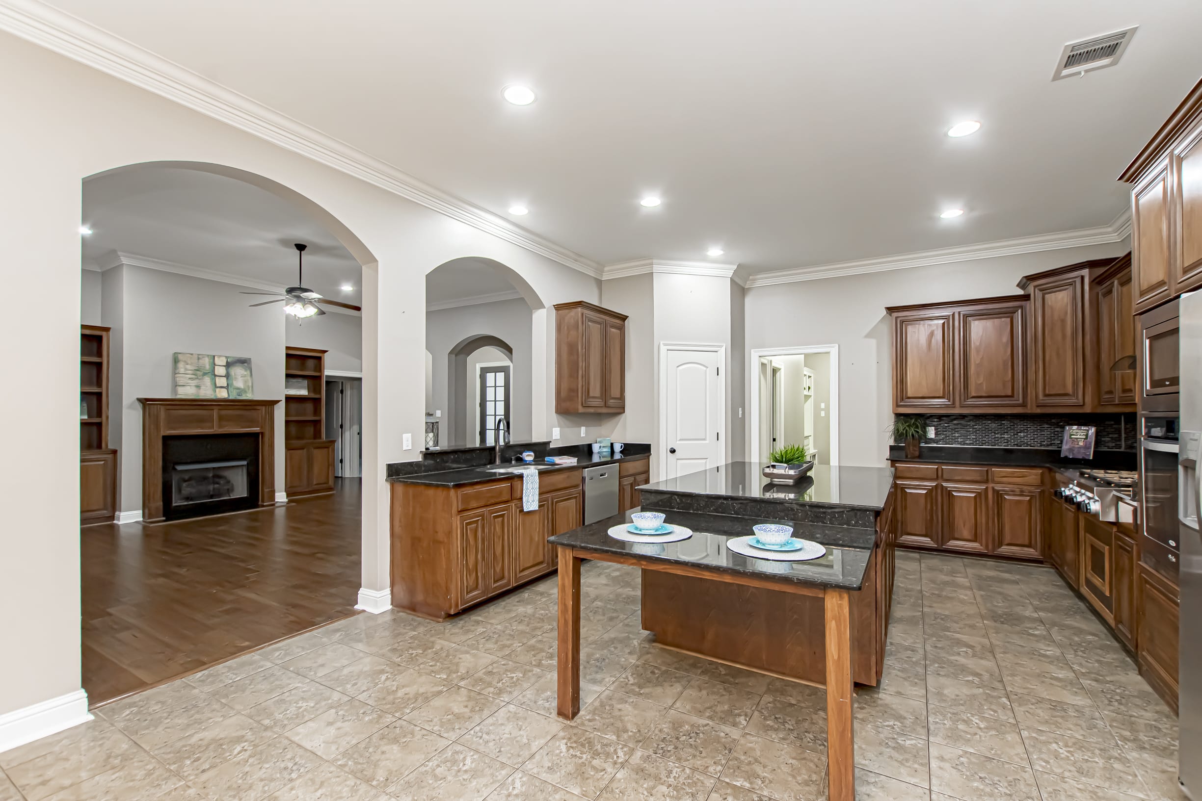 Four bedroom home for sale in Central, LA inception-app-prod/MDEzOTk5ZmUtOTYwYi00Mjk2LWFmOWEtNzAyMDliMWJkNmVm/content/2021/04/1%282%29.jpg