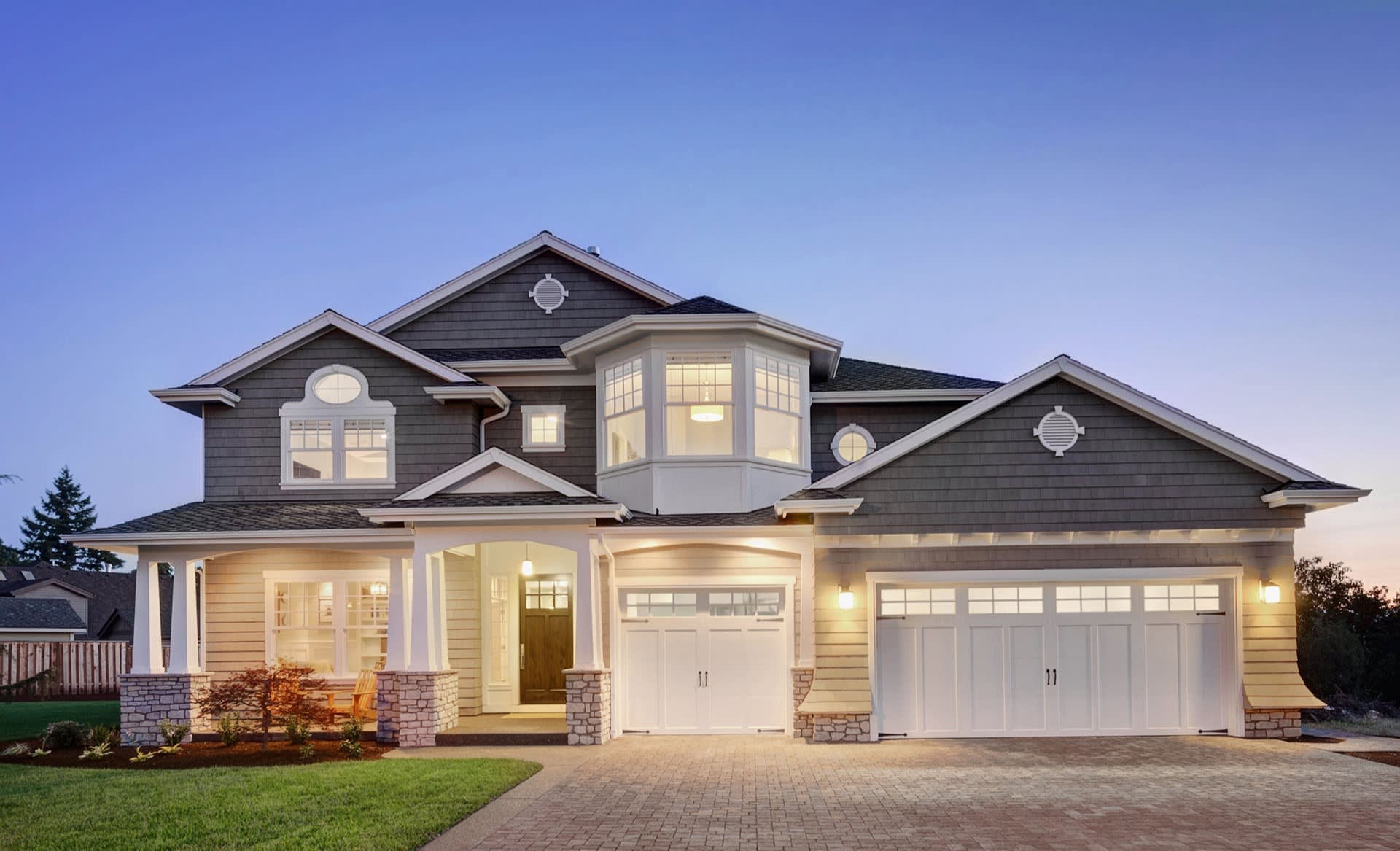 Know Your Home Worth inception-app-prod/MDMwNTE4ZjAtNDEyMy00OWFjLTk1Y2ItNTQzMmJjNTA3NDE3/content/2020/10/luxury-home-exterior-twilight-159028475-2.jpg