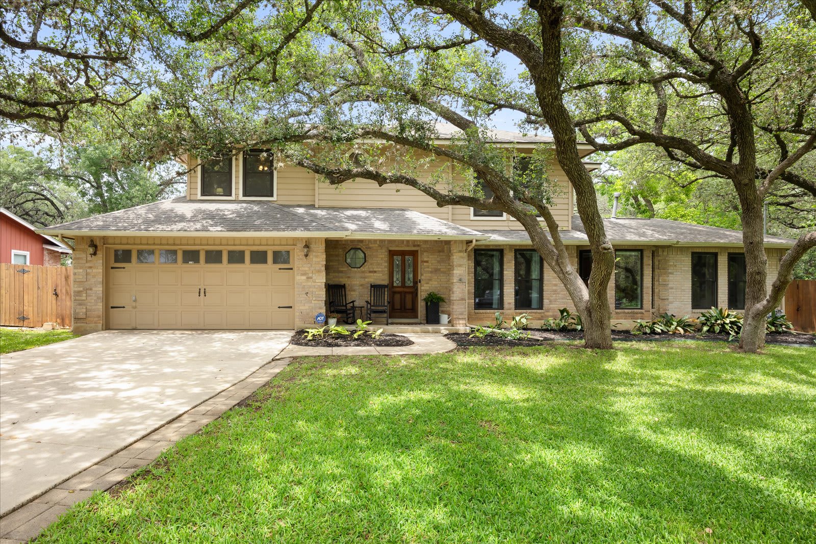 Beautifully Maintained Home in Hollywood Park with Rare Fruit Trees & Incredible Community Amenities inception-app-prod/MDQ3OWM4ZjEtMjkwNS00NzVhLWE3YjQtYmI1MTc3MDIzOWEy/content/2026/05/45df63402e1562efbe2908c691906f3fe8262094.jpg