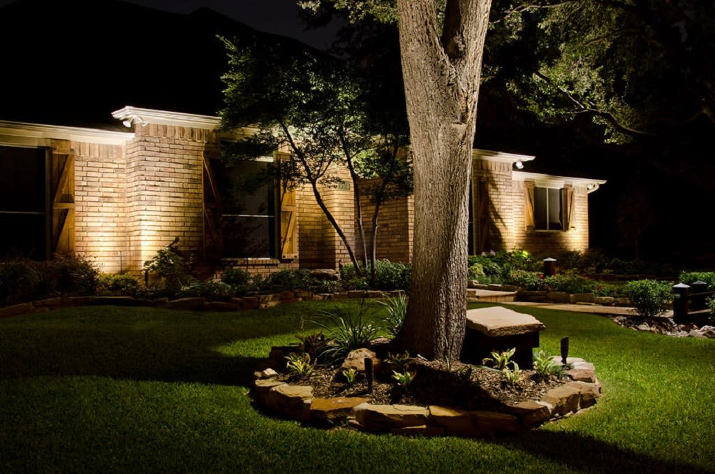 JUST LISTED: 2109 Belclaire Drive inception-app-prod/MDQwNjliN2YtMWViOC00MmJjLTkxZTAtMjY0MjAzNGQyMWZl/content/2019/03/BelcaliareNight3.jpg