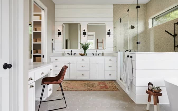 Your Guide to a Farmhouse-Style Bathroom inception-app-prod/MDQwNjliN2YtMWViOC00MmJjLTkxZTAtMjY0MjAzNGQyMWZl/content/2019/09/picture1-9.jpg