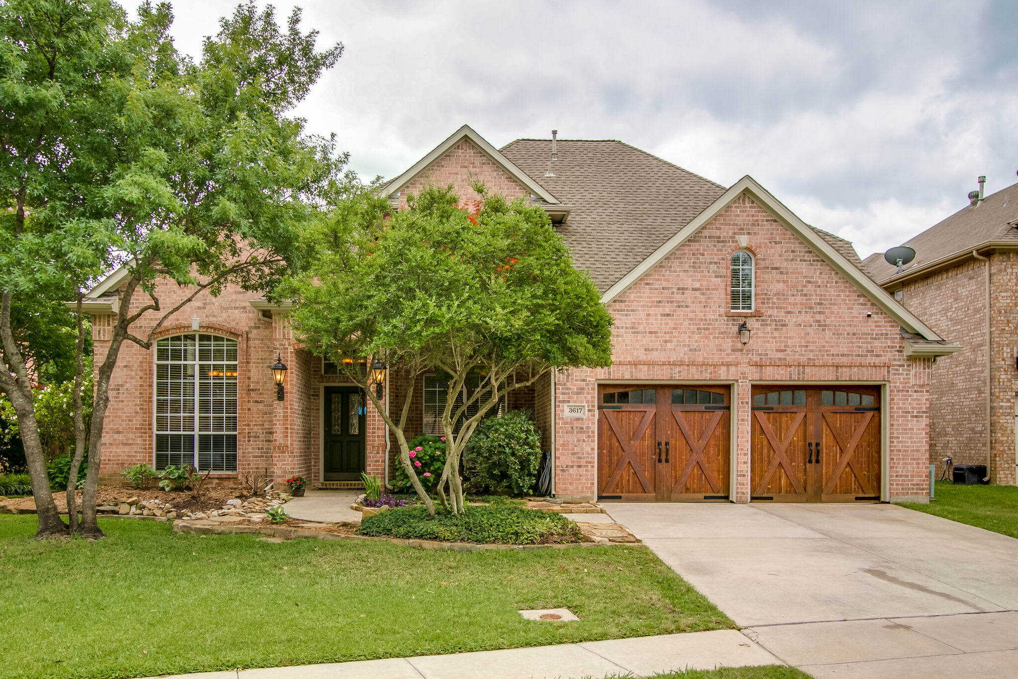 SOLD: 3617 BURLINGTON DRIVE inception-app-prod/MDQwNjliN2YtMWViOC00MmJjLTkxZTAtMjY0MjAzNGQyMWZl/content/2020/07/zl2005261-2001.jpg