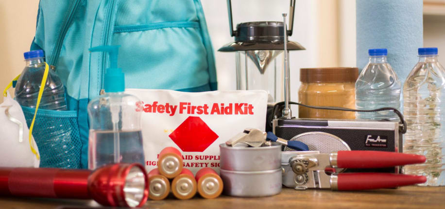 The Essentials to Pack in a Home Emergency Kit inception-app-prod/MDQwNjliN2YtMWViOC00MmJjLTkxZTAtMjY0MjAzNGQyMWZl/content/2021/10/79799117ffc5d39c0d227f86c5b3a4e7ca05cde3.png
