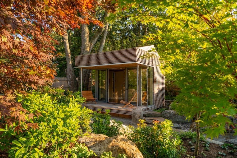 10 Tasks to Tackle in Your Late-Fall Garden inception-app-prod/MDQwNjliN2YtMWViOC00MmJjLTkxZTAtMjY0MjAzNGQyMWZl/content/2023/11/60a3147591d09244686c94b4b15f67b2dbf955e4.jpg