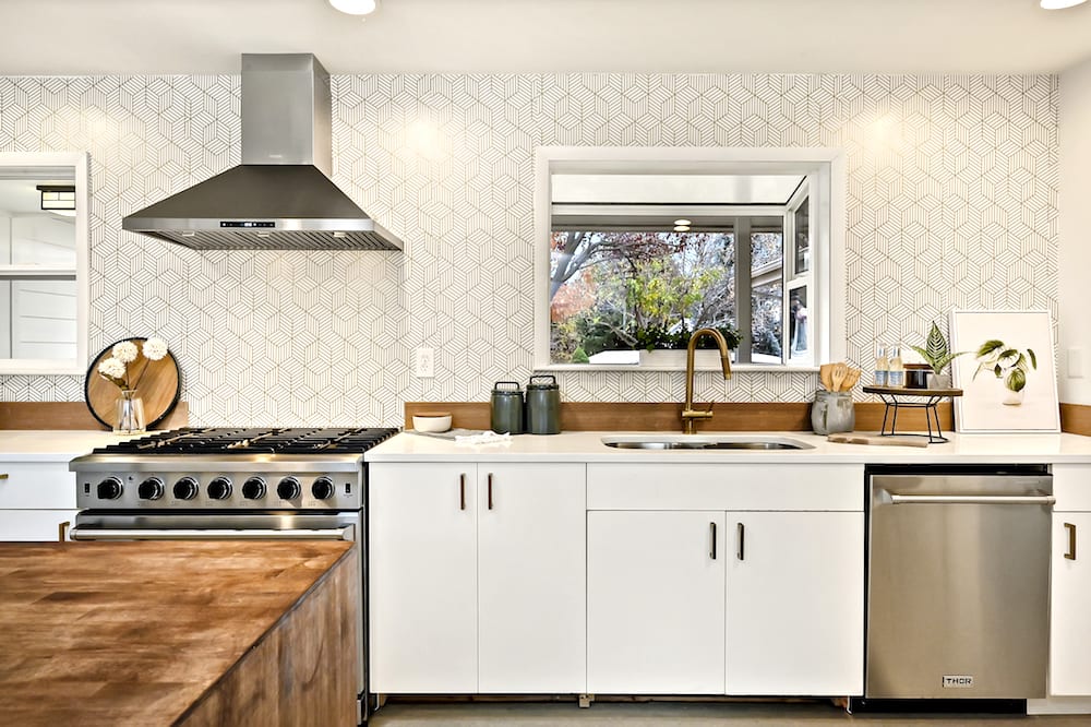 Five Reasons to Hire a Real Estate Professional inception-app-prod/MDRiYTdlMGQtYzNkNC00OGUzLWFjNmEtZjQyN2QxZTdjYTU2/content/2022/04/32cca7010d8b48fa89d5db0641c186d1c88870c5.jpg