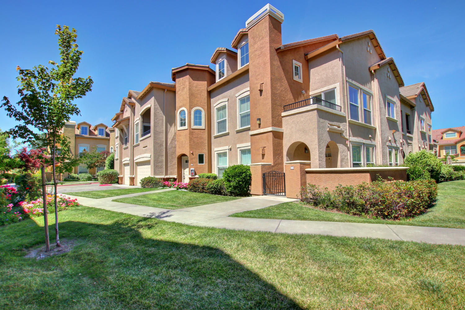 inception-app-prod/MDY0MjdlYzktZmU1MS00ZjRiLWI0MGMtOGNjZjEwYjJiOGQz/content/2019/07/1387 Milano Dr Unit 4 West-large-001-001-001-1500x1000-72dpi.jpg