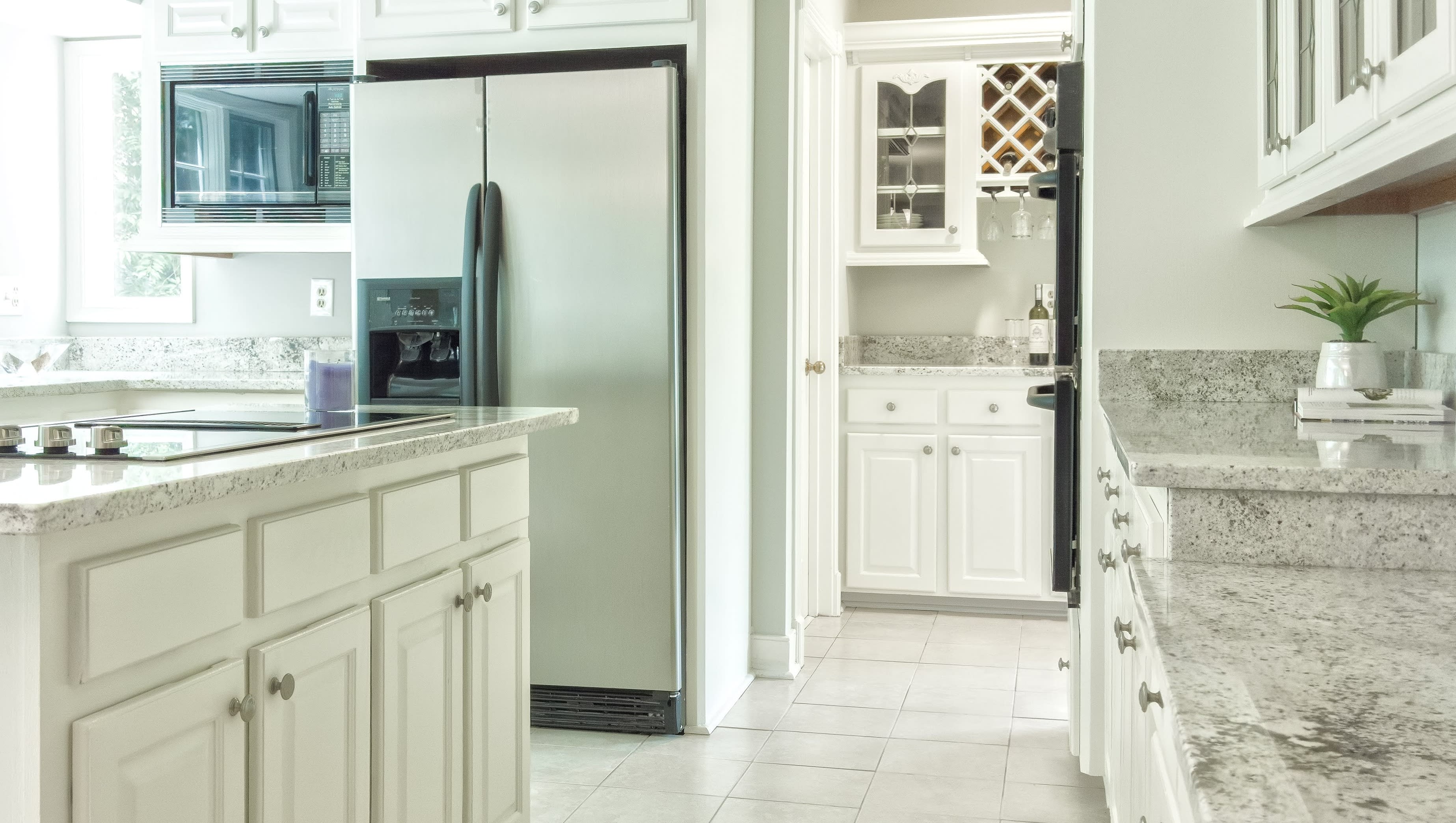 inception-app-prod/MDYxMTg3YjEtZjg5Yi00YWE2LWI5YjUtMGZkYTRhYmE3MGVj/content/2020/10/kitchen-3.jpg