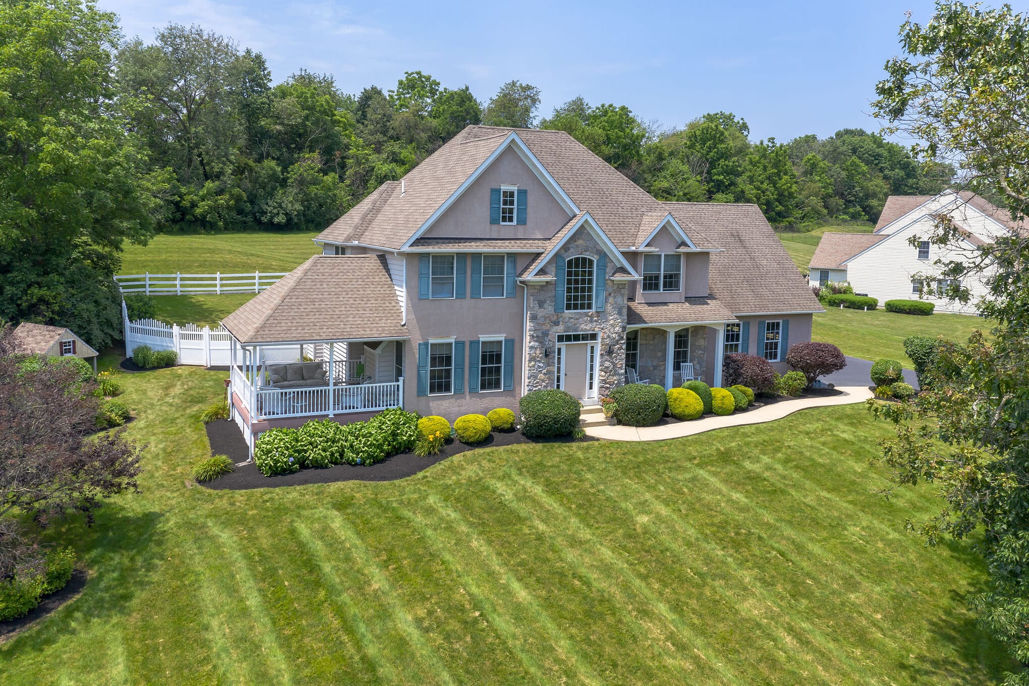 NEW LISTING - 186 CLover Lane inception-app-prod/MDg3ZWU4OGQtYmNiMi00MmE4LWEwNjAtOTQyOWNjNDY4ZDNk/content/2020/05/3-2.jpg
