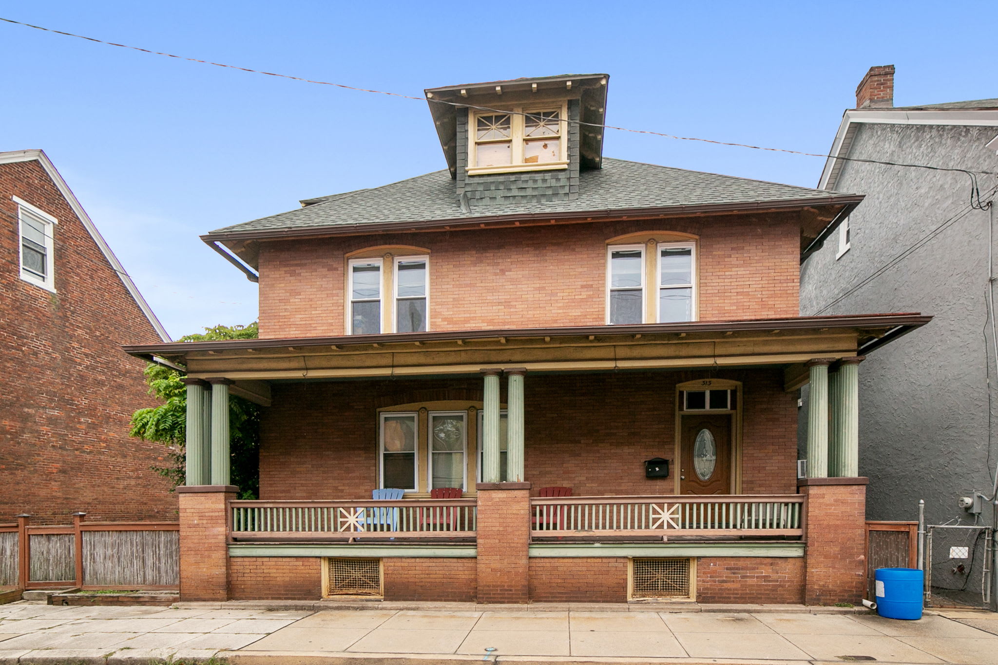 313 N Evans Street - New Listing! inception-app-prod/MDg3ZWU4OGQtYmNiMi00MmE4LWEwNjAtOTQyOWNjNDY4ZDNk/content/2020/10/1.jpg