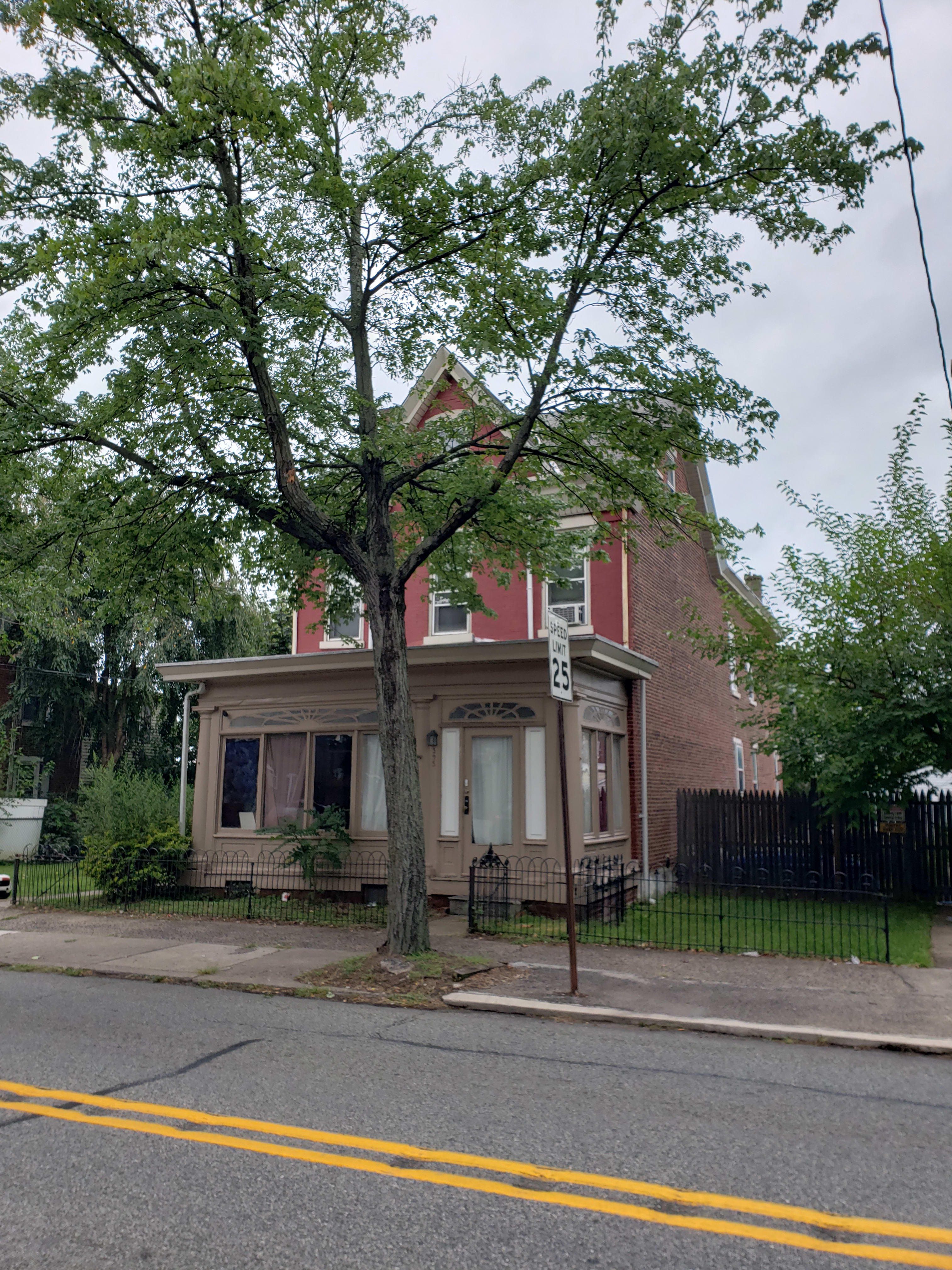 393 N Charlotte Street - New 4 Unit Lisitng! inception-app-prod/MDg3ZWU4OGQtYmNiMi00MmE4LWEwNjAtOTQyOWNjNDY4ZDNk/content/2020/10/20200902112525.jpg