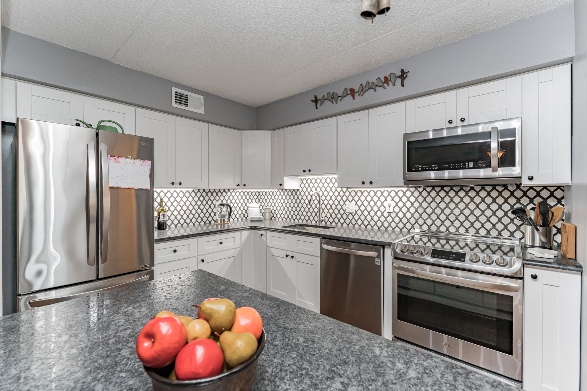 NEW LISTING! 11313 Valley Forge Circle inception-app-prod/MDg3ZWU4OGQtYmNiMi00MmE4LWEwNjAtOTQyOWNjNDY4ZDNk/content/2021/01/3-web-or-mls-jws6857-7580187.jpg