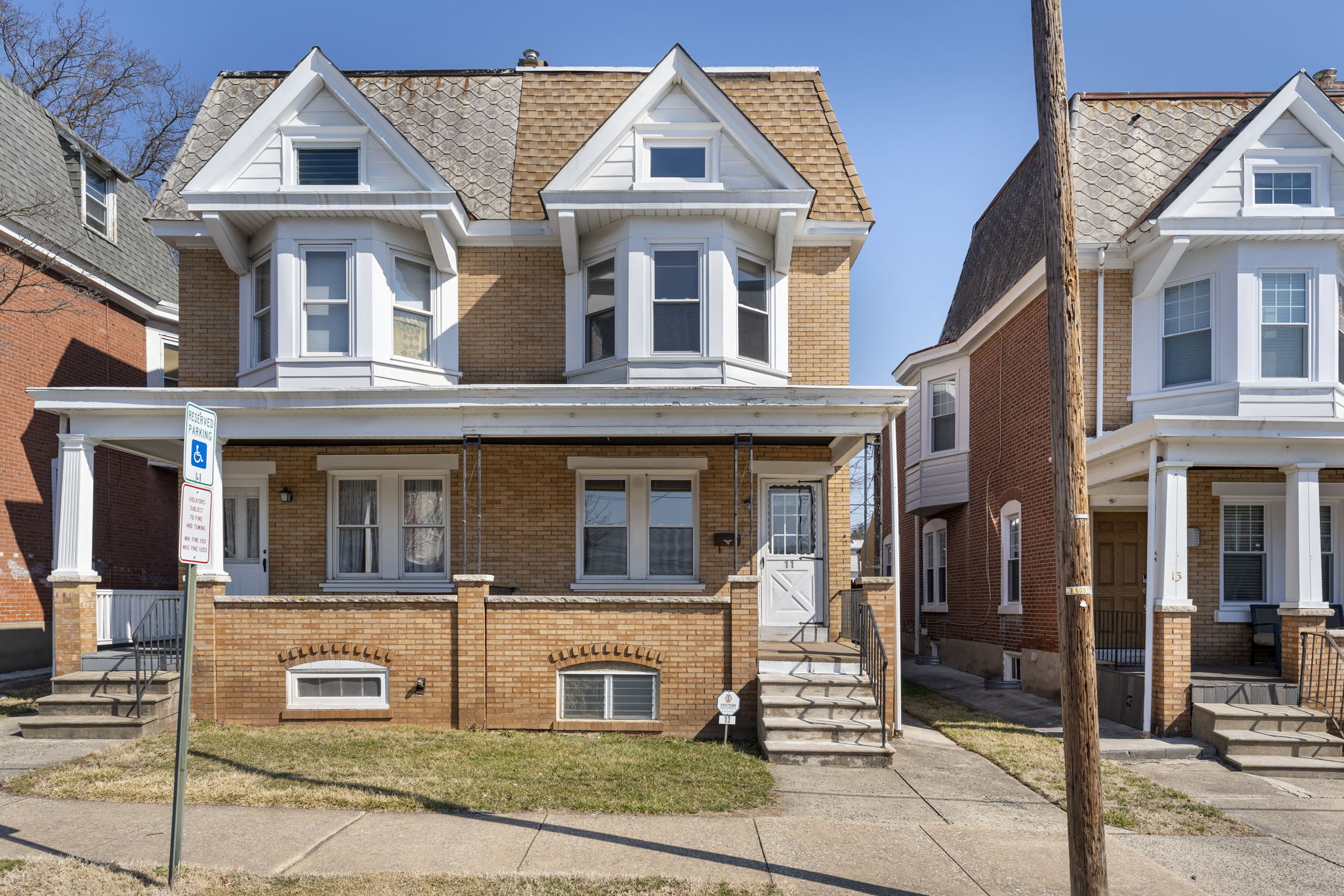 New Featured Listing-11 E Brown St inception-app-prod/MDg3ZWU4OGQtYmNiMi00MmE4LWEwNjAtOTQyOWNjNDY4ZDNk/content/2022/03/b2a2bf0b90c7fb169e7ba8d8068e621928058507.jpg