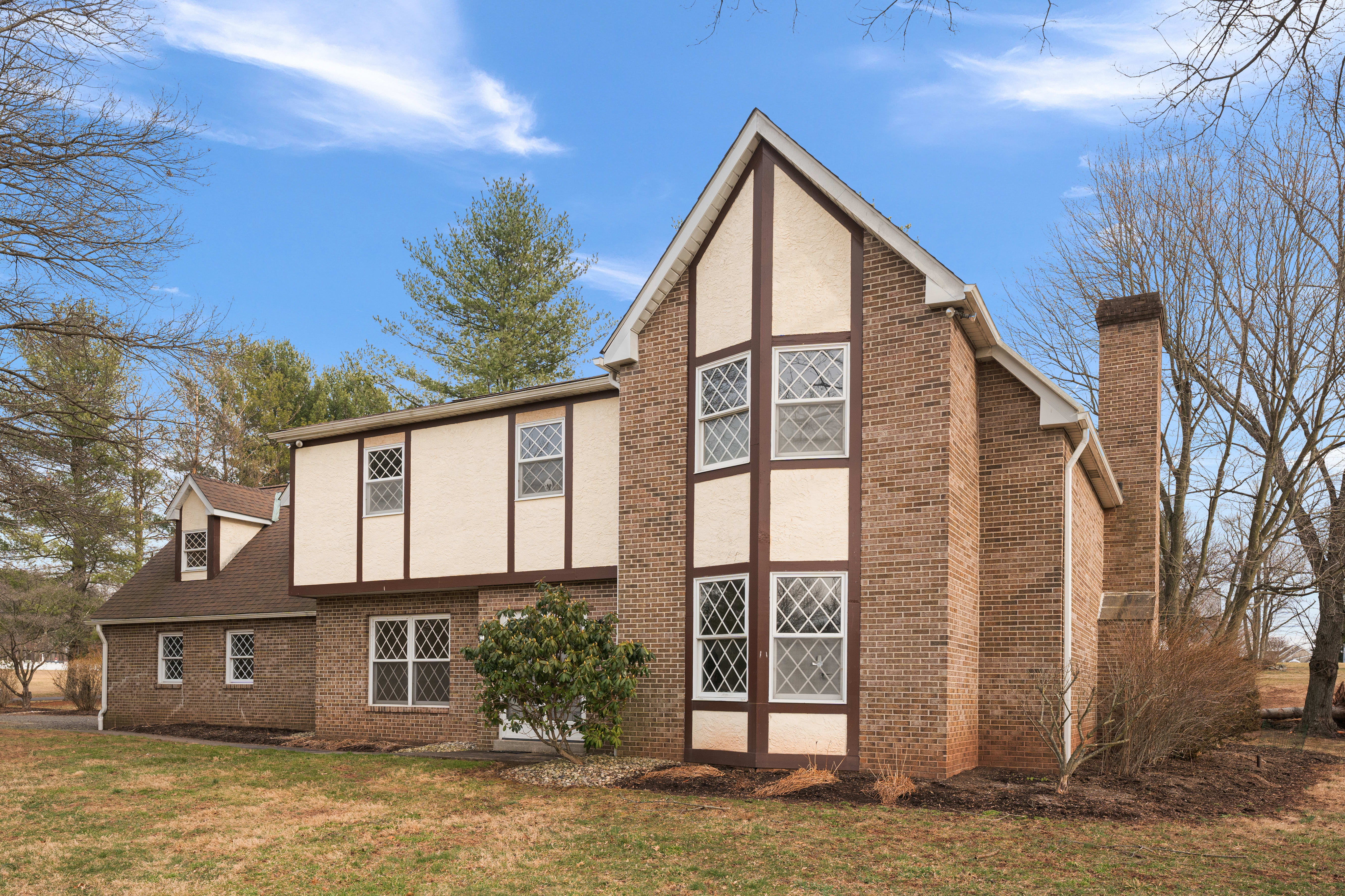 New Featured Listing-3812 Miller Rd inception-app-prod/MDg3ZWU4OGQtYmNiMi00MmE4LWEwNjAtOTQyOWNjNDY4ZDNk/content/2022/03/f4d525baf8992c169c92be7f736b74dda39bdcbf.jpg