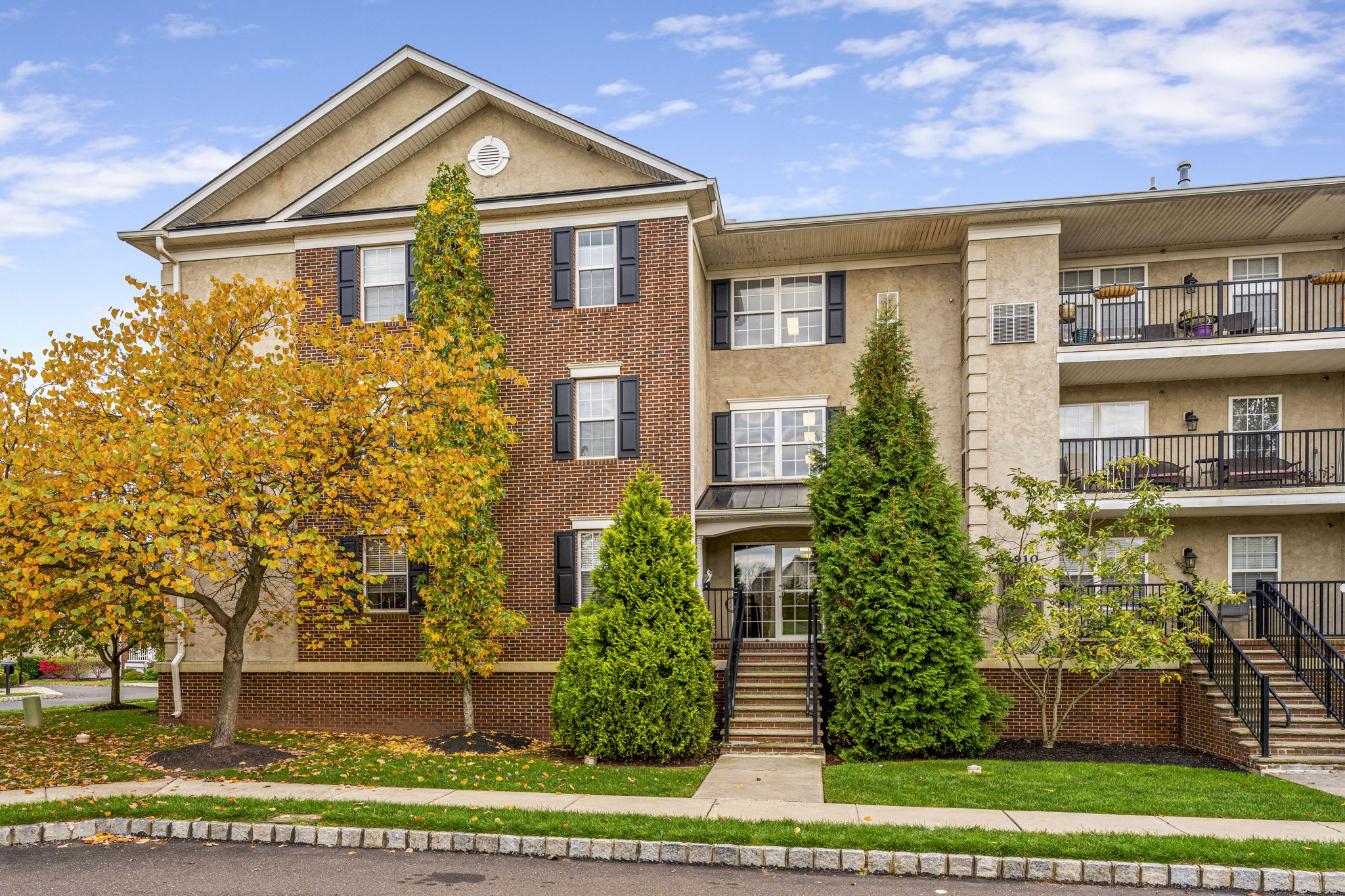 Biltmore Estates Condo Walking Distance to Skippack Just Hit The Market inception-app-prod/MDg3ZWU4OGQtYmNiMi00MmE4LWEwNjAtOTQyOWNjNDY4ZDNk/content/2023/11/99b2e3660ce12e80ace4636124f53cfba5e473c4.jpg