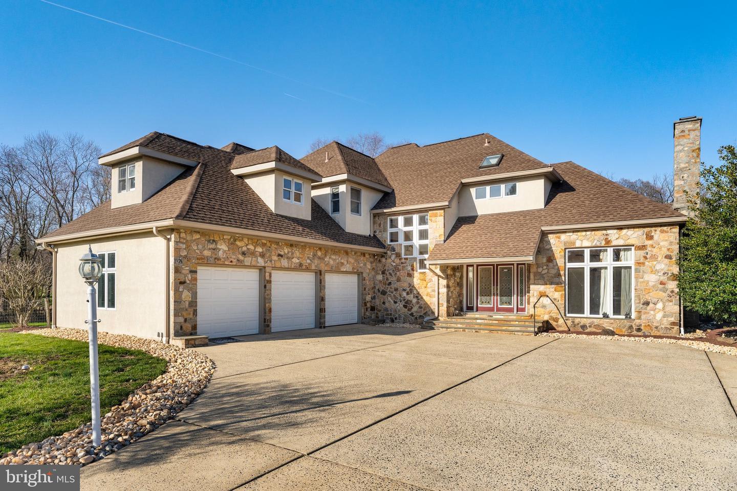 Rent This Beautiful home! inception-app-prod/MDg3ZWU4OGQtYmNiMi00MmE4LWEwNjAtOTQyOWNjNDY4ZDNk/content/2024/04/b3c9441e74291aadc2df6038f46d142b2e4b4d79.jpg