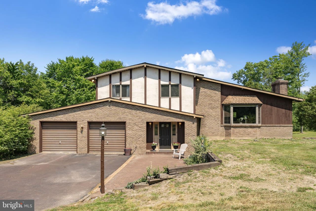 New Featured Listing - 20 E. Paletown Road inception-app-prod/MDg3ZWU4OGQtYmNiMi00MmE4LWEwNjAtOTQyOWNjNDY4ZDNk/content/2024/06/568a428e6a2d95c51732b42fd4bfe8e95974ebb5.jpg