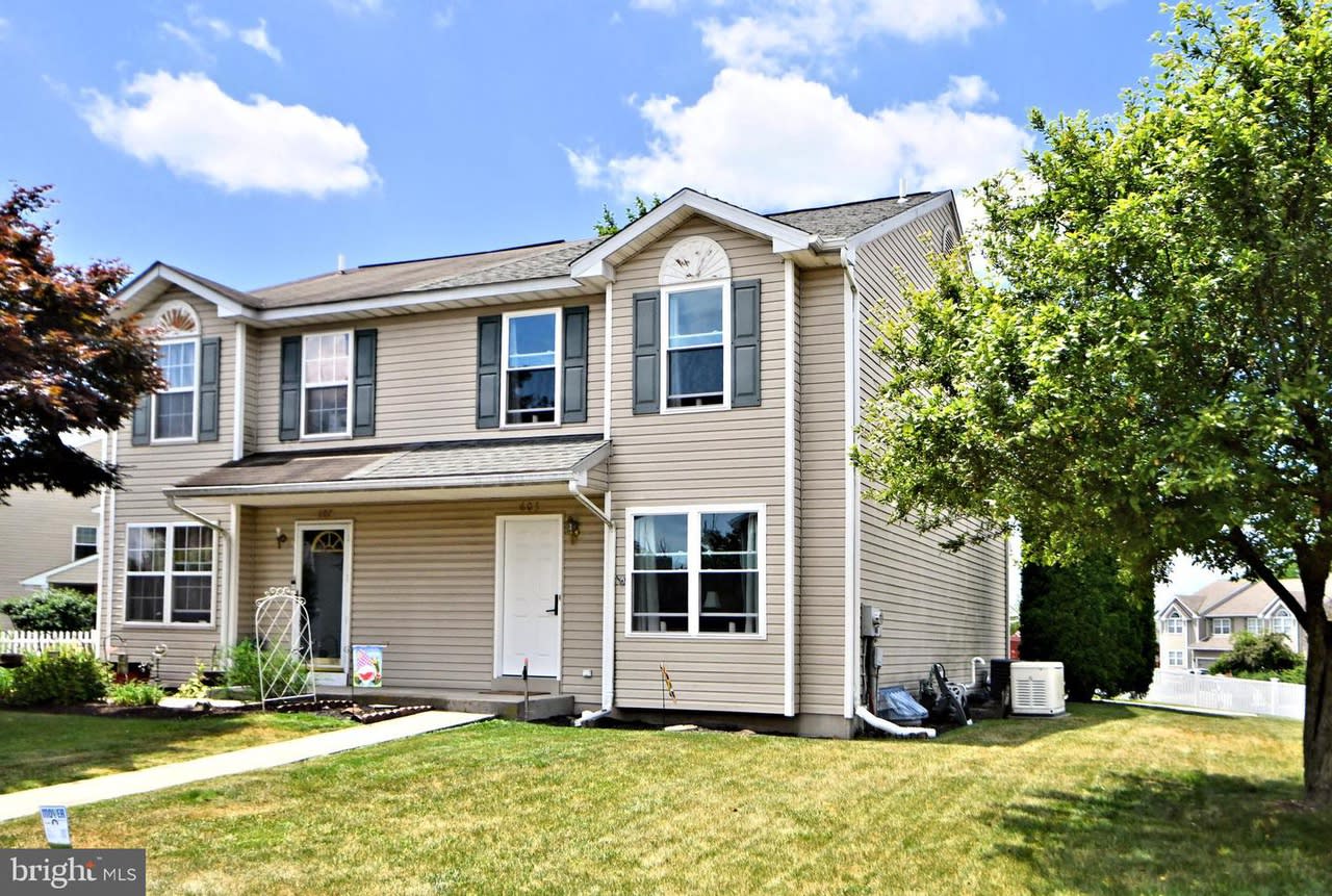 New Featured Listing - 603 Honeysuckle Way inception-app-prod/MDg3ZWU4OGQtYmNiMi00MmE4LWEwNjAtOTQyOWNjNDY4ZDNk/content/2024/06/ac0f07909687ece0b369f07a61de8654be8b9c49.jpg