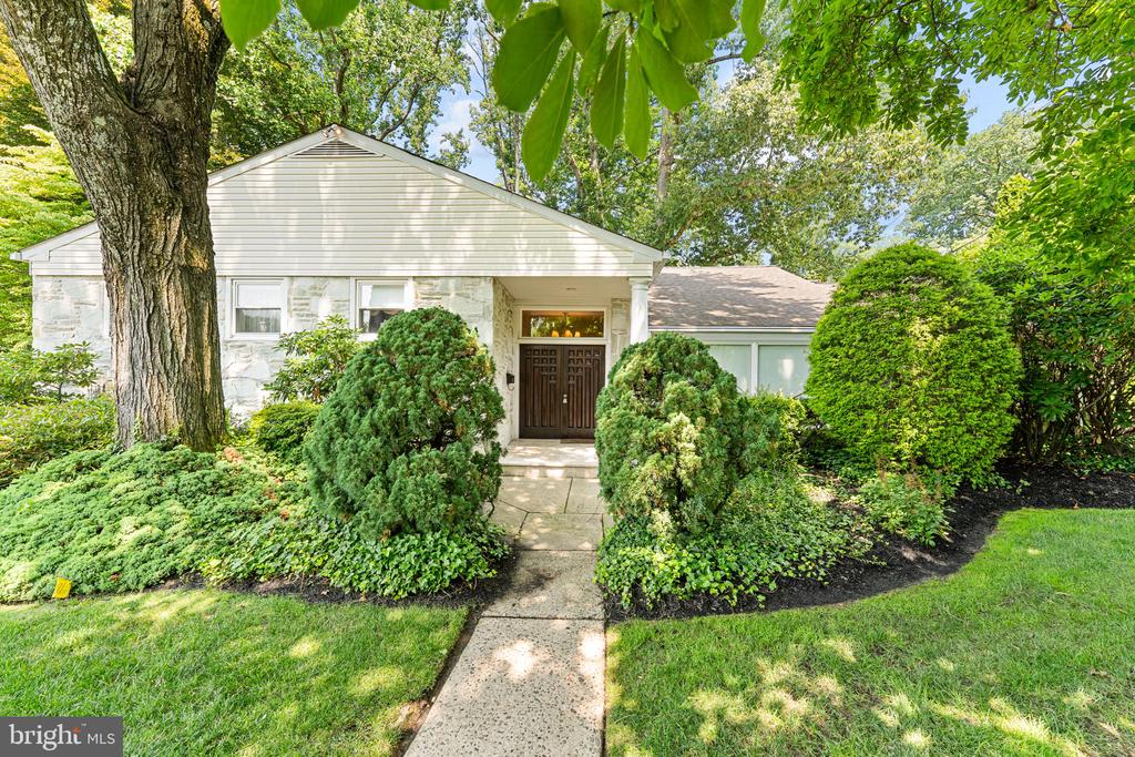 Just Listed: 128 Cardinal Road, Jenkintown, PA 19046 inception-app-prod/MDg3ZWU4OGQtYmNiMi00MmE4LWEwNjAtOTQyOWNjNDY4ZDNk/content/2026/08/a381a8f6f0c67116a4eee7a96f5a9fe8470261a6.jpg