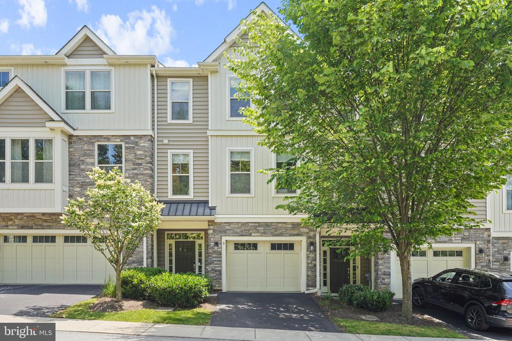 Just Listed: 3 Treyburn Drive, Paoli, PA 19301 inception-app-prod/MDg3ZWU4OGQtYmNiMi00MmE4LWEwNjAtOTQyOWNjNDY4ZDNk/content/2026/08/c0b12539cde04ee107d9387051452066d633c7fb.jpg