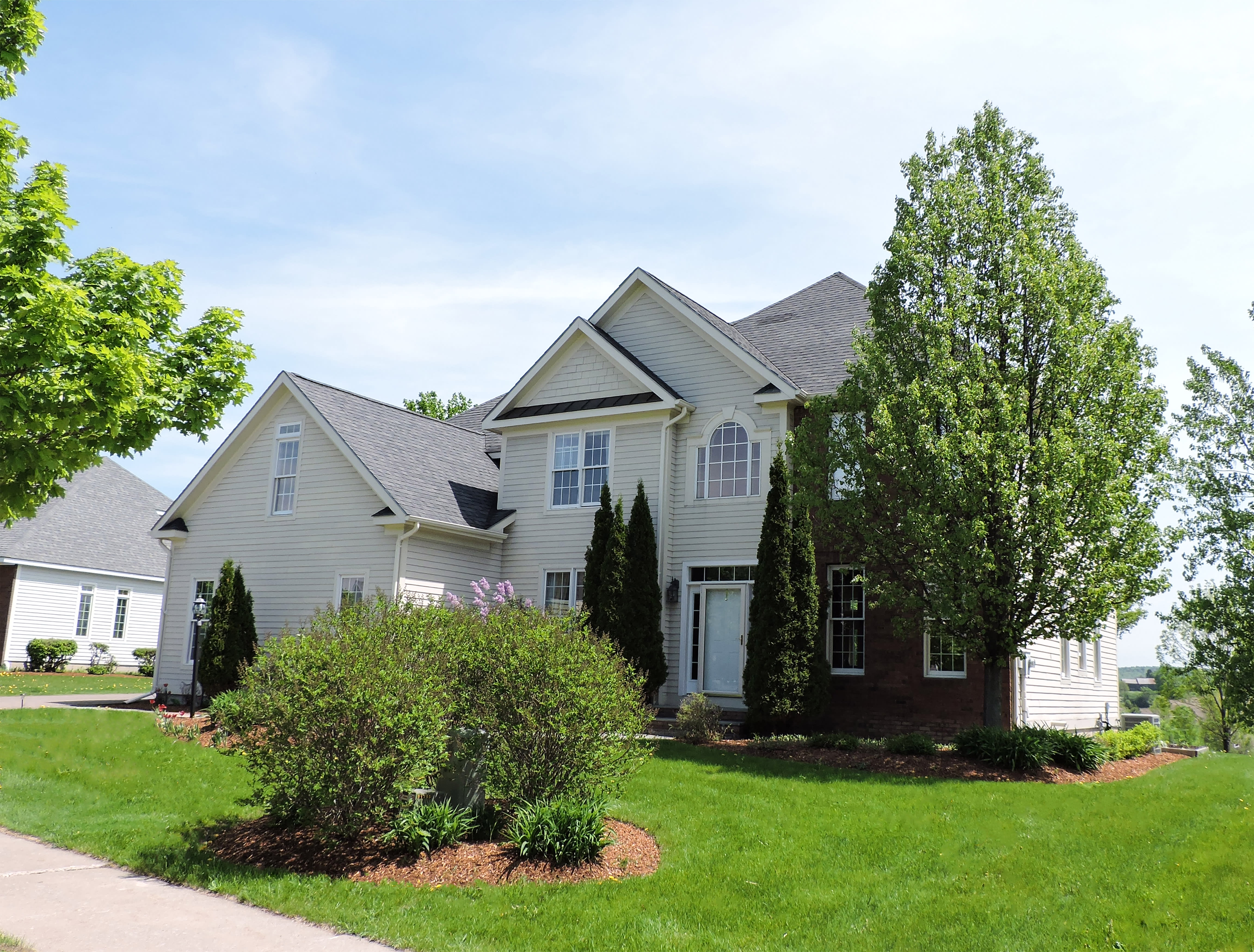 Pre-Qualification vs. Pre-Approval – What Gives? inception-app-prod/MDhhMjIxNzEtMmJlMy00MmZjLWE1MDItY2E0NmYzMjFhYTJh%2Fcontent%2F2016%2F05%2Fguarino-spring-2.jpg