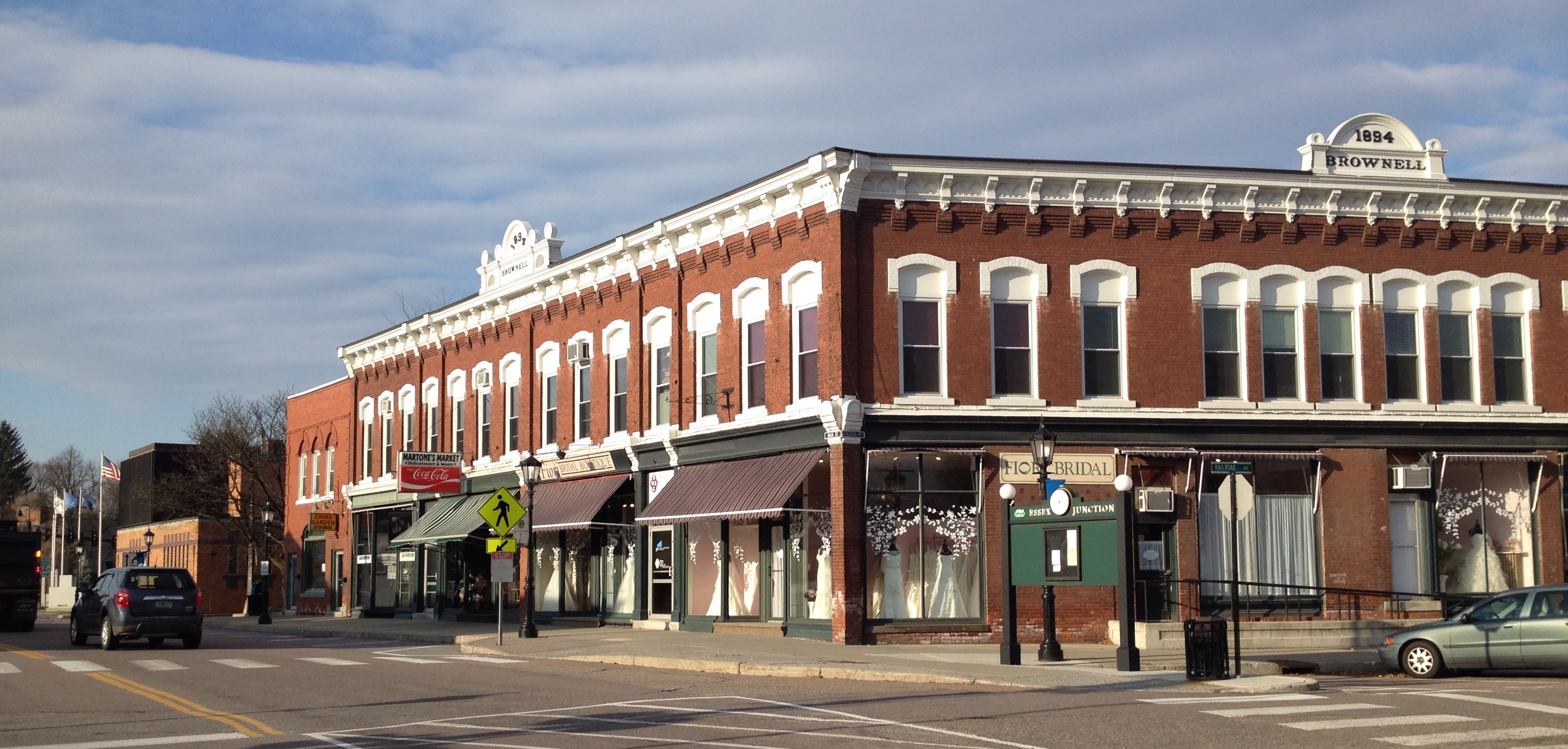 Essex inception-app-prod/MDhhMjIxNzEtMmJlMy00MmZjLWE1MDItY2E0NmYzMjFhYTJh/content/2016/06/Essex Jct Main St.jpg