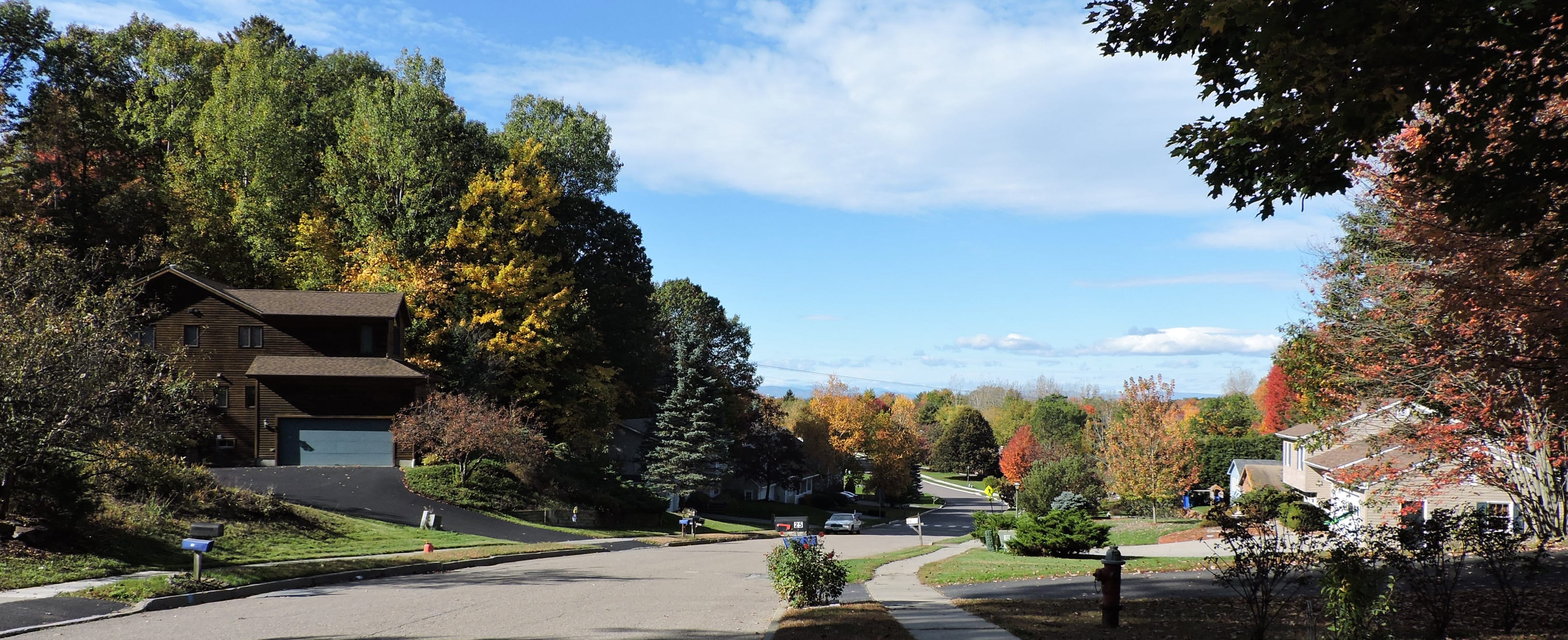 Essex inception-app-prod/MDhhMjIxNzEtMmJlMy00MmZjLWE1MDItY2E0NmYzMjFhYTJh/content/2016/06/Essex neighborhood.jpeg