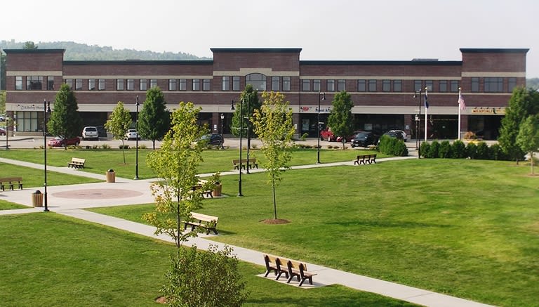 Williston inception-app-prod/MDhhMjIxNzEtMmJlMy00MmZjLWE1MDItY2E0NmYzMjFhYTJh/content/2016/06/Maple Tree Place.jpg