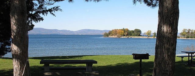 inception-app-prod/MDhhMjIxNzEtMmJlMy00MmZjLWE1MDItY2E0NmYzMjFhYTJh/content/2016/06/Shelburne Beach slideshow.jpeg