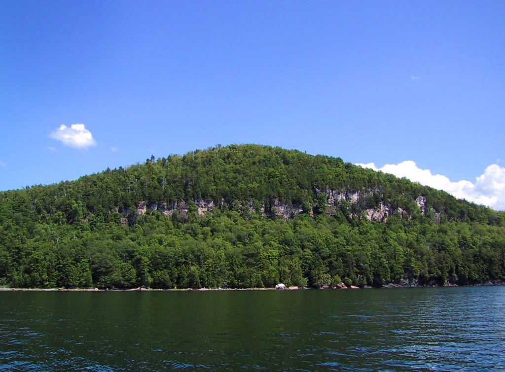 inception-app-prod/MDhhMjIxNzEtMmJlMy00MmZjLWE1MDItY2E0NmYzMjFhYTJh/content/2016/09/Eagle Mountain.jpg