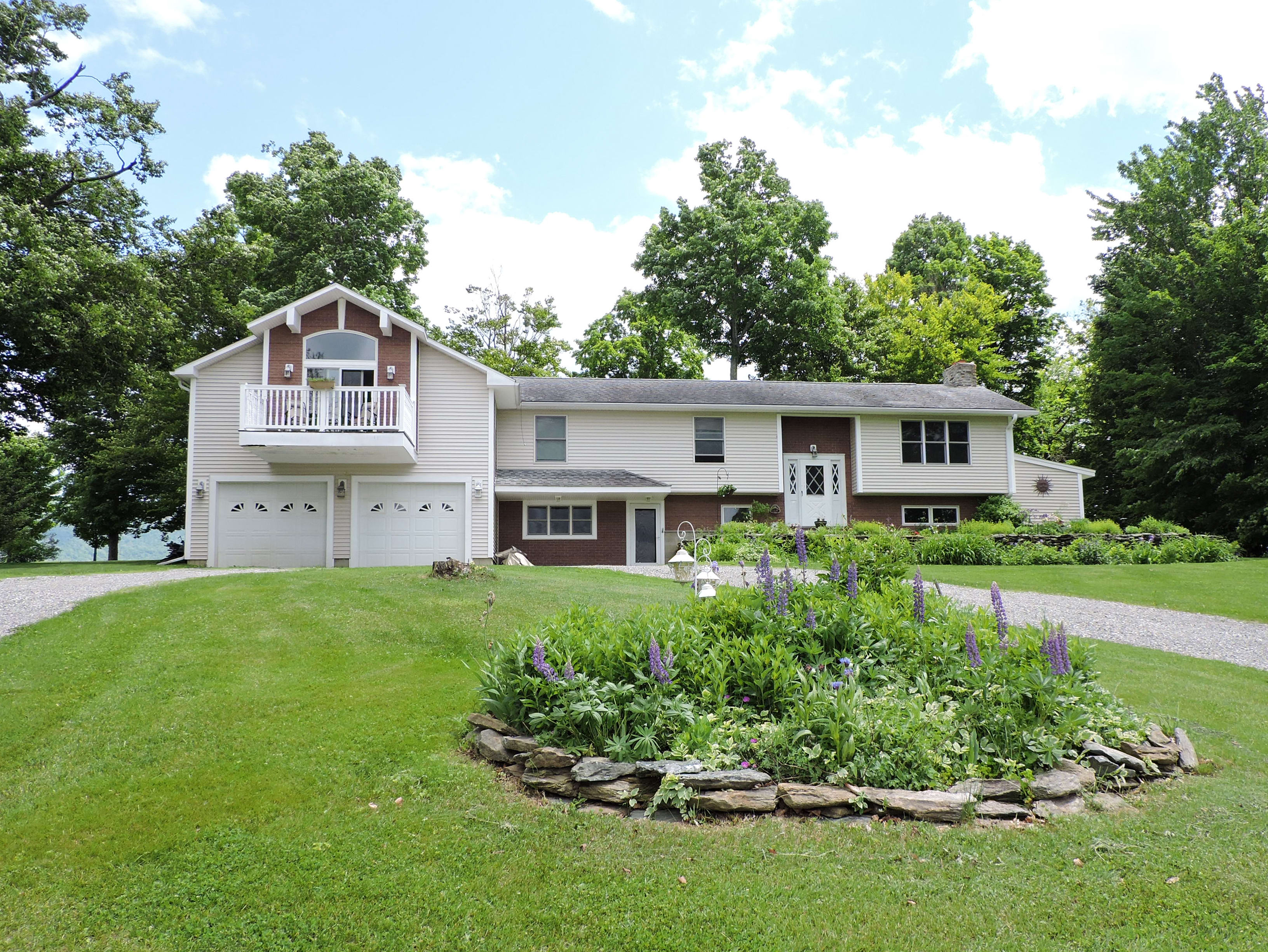 383 Jeff Heights Circle, Jeffersonville VT inception-app-prod/MDhhMjIxNzEtMmJlMy00MmZjLWE1MDItY2E0NmYzMjFhYTJh%2Fcontent%2F2017%2F05%2FMachia Spring.jpg