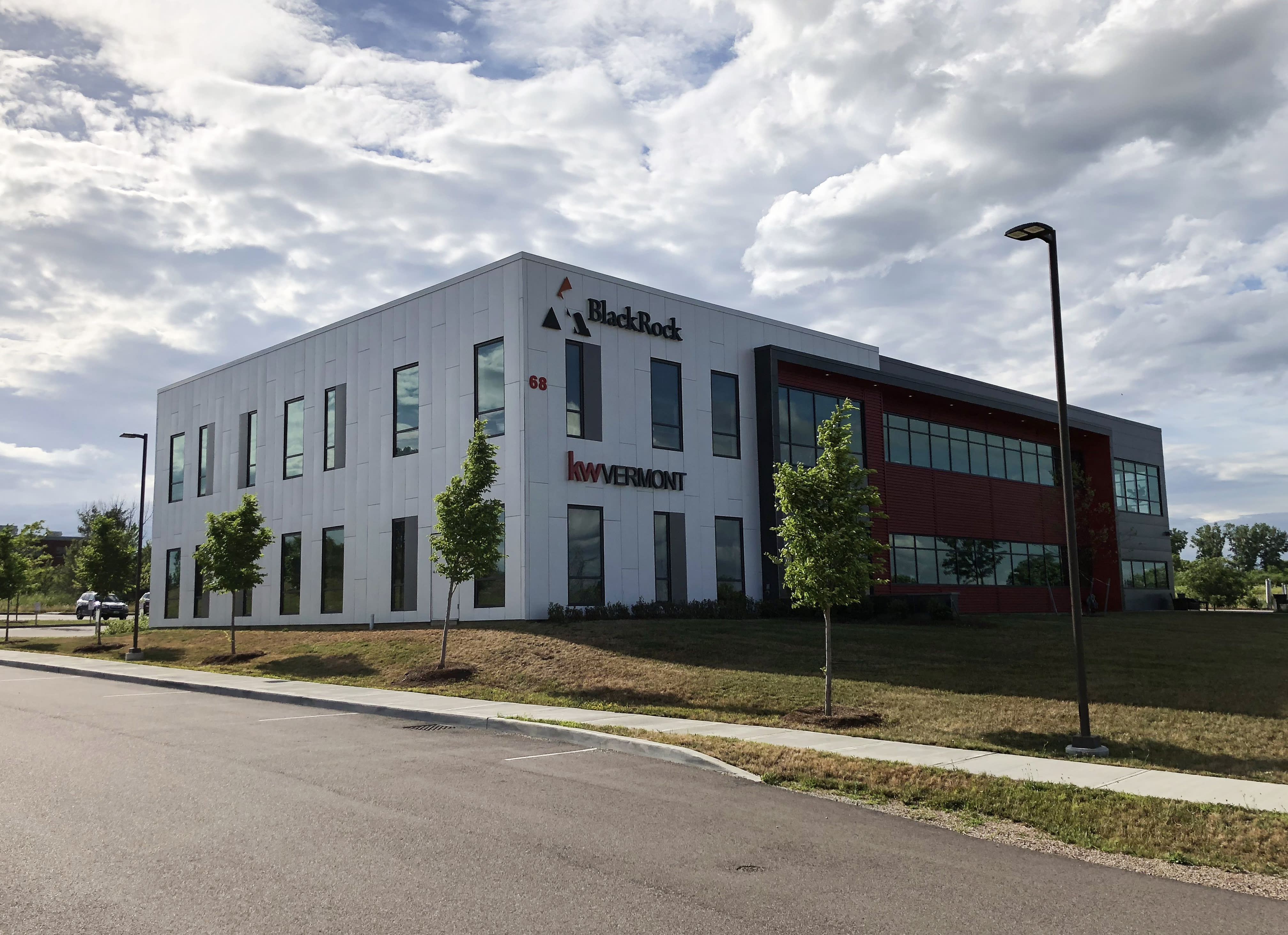 5 Reasons Why Keller Williams Vermont is our Happy Place inception-app-prod/MDhhMjIxNzEtMmJlMy00MmZjLWE1MDItY2E0NmYzMjFhYTJh/content/2018/07/KW Office Exterior.jpg