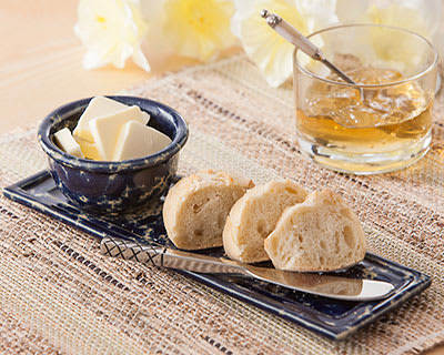 The Weaver Team's Favorite Things inception-app-prod/MDhhMjIxNzEtMmJlMy00MmZjLWE1MDItY2E0NmYzMjFhYTJh/content/2020/12/52301-p-crock-and-tray-hero-w-lrg-2.jpg